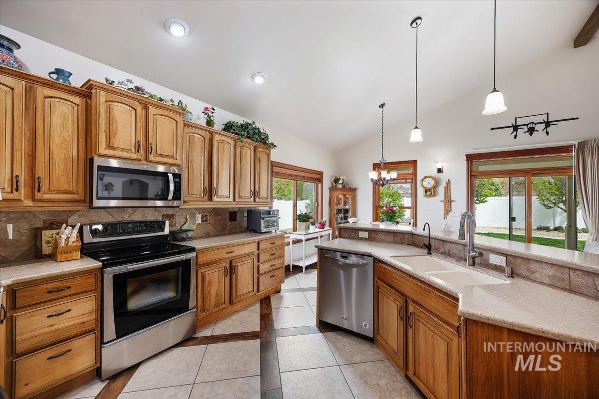 638 Sunfire Dr., Twin Falls, Idaho 83301, 3 Bedrooms, 2.5 Bathrooms, Residential For Sale, Price $509,900, 98982065