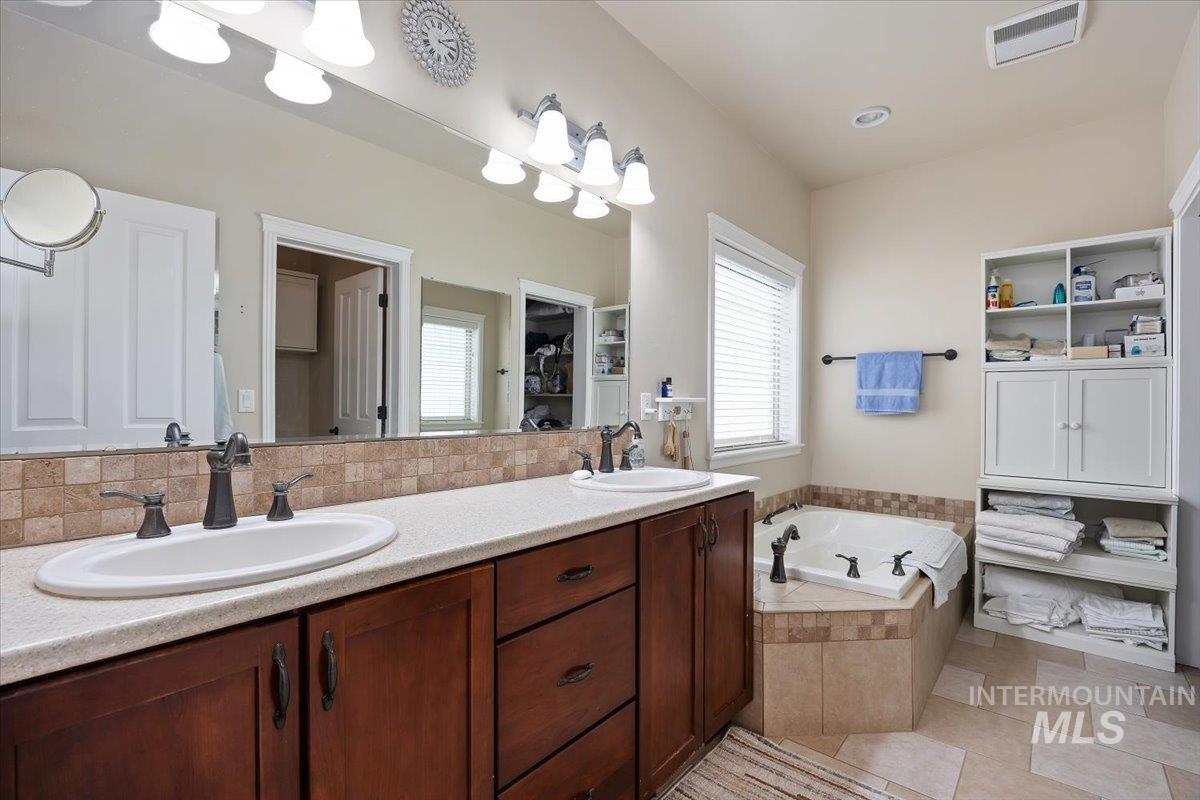 638 Sunfire Dr., Twin Falls, Idaho 83301, 3 Bedrooms, 2.5 Bathrooms, Residential For Sale, Price $509,900, 98982065