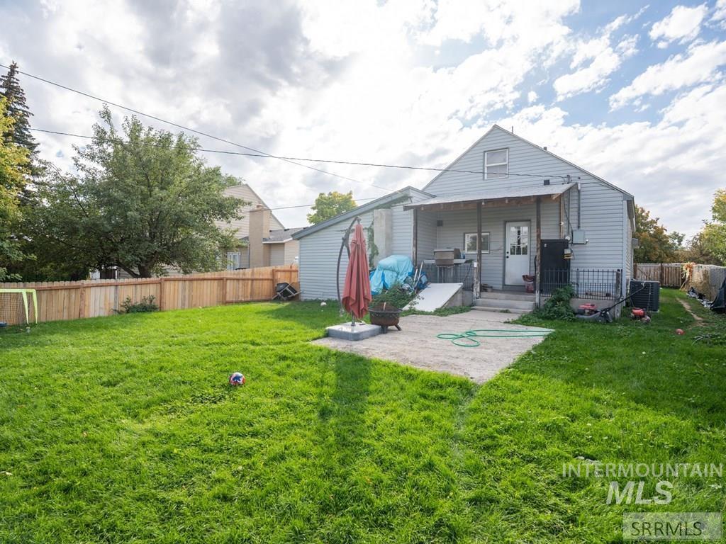 1164 Cassia Avenue, Idaho Falls, Idaho 83402, 3 Bedrooms, 1 Bathroom, Residential For Sale, Price $325,000, 98982070