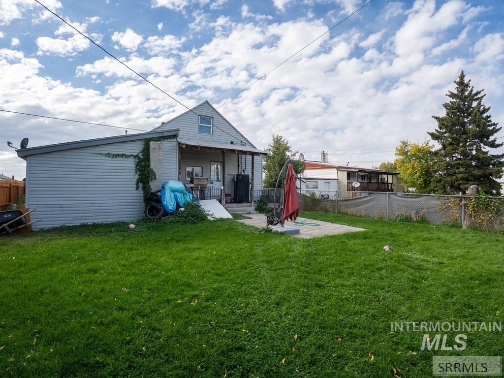 1164 Cassia Avenue, Idaho Falls, Idaho 83402, 3 Bedrooms, 1 Bathroom, Residential For Sale, Price $325,000, 98982070
