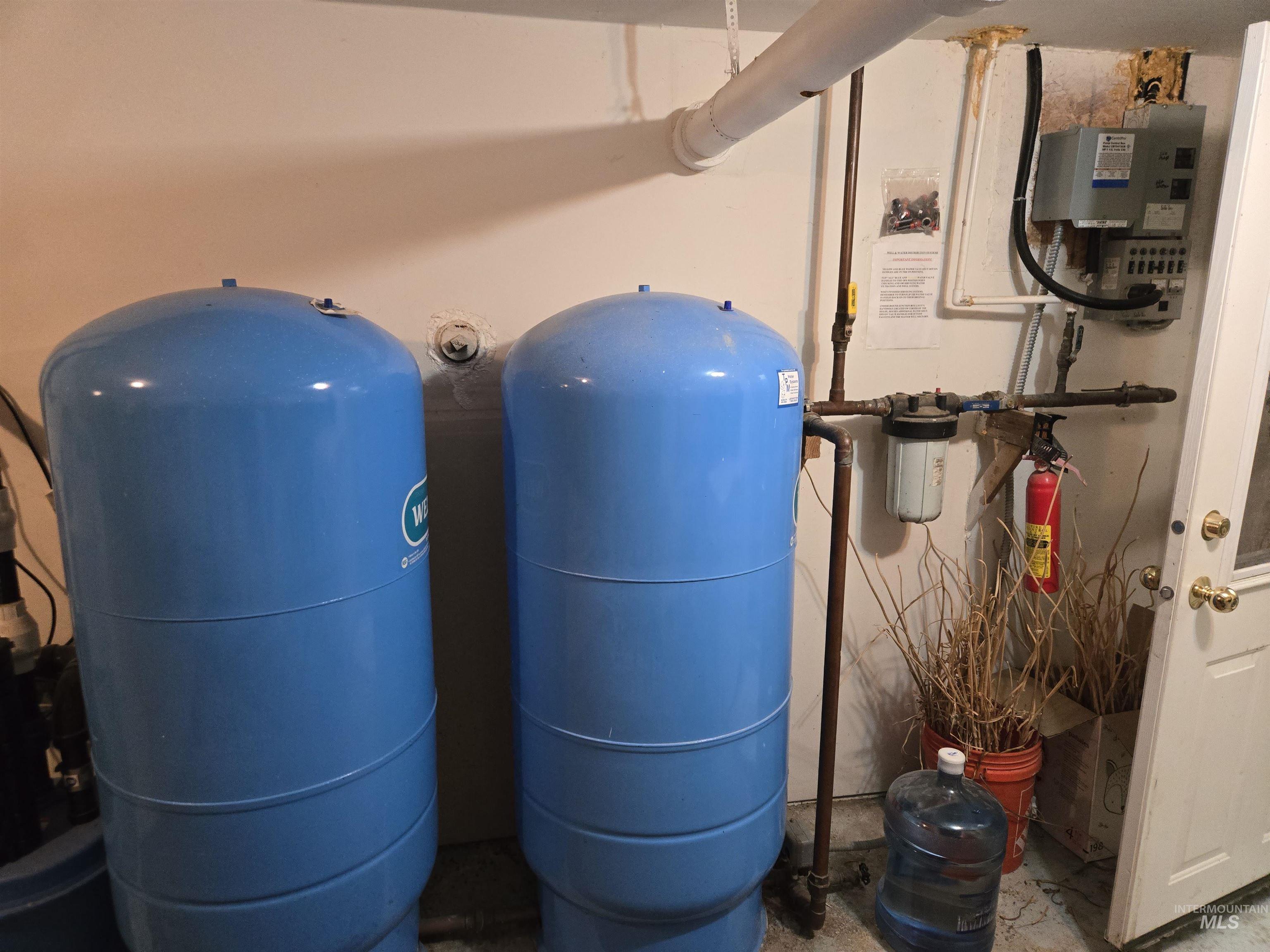 17082 Snake River Road, Asotin, Washington 99402, 2 Bedrooms, 1 Bathroom, Residential For Sale, Price $520,000, 98982071