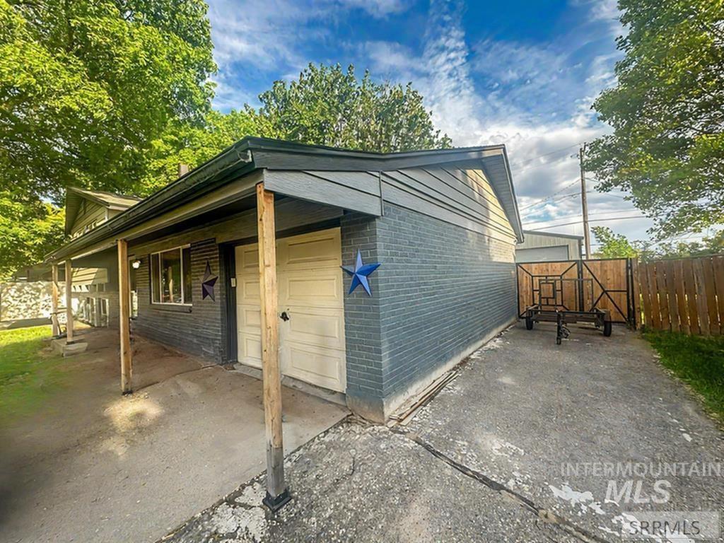 2483 Mars Street, Idaho Falls, Idaho 83402, 4 Bedrooms, 2 Bathrooms, Residential For Sale, Price $399,000, 98982073