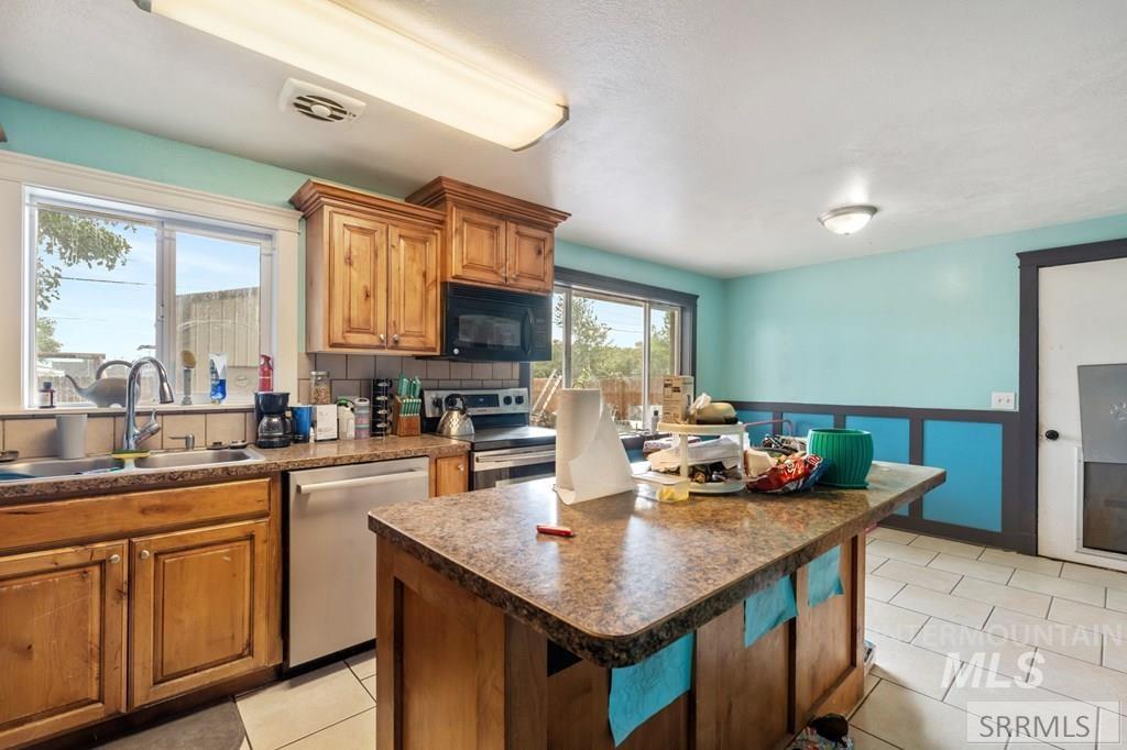 2483 Mars Street, Idaho Falls, Idaho 83402, 4 Bedrooms, 2 Bathrooms, Residential For Sale, Price $399,000, 98982073