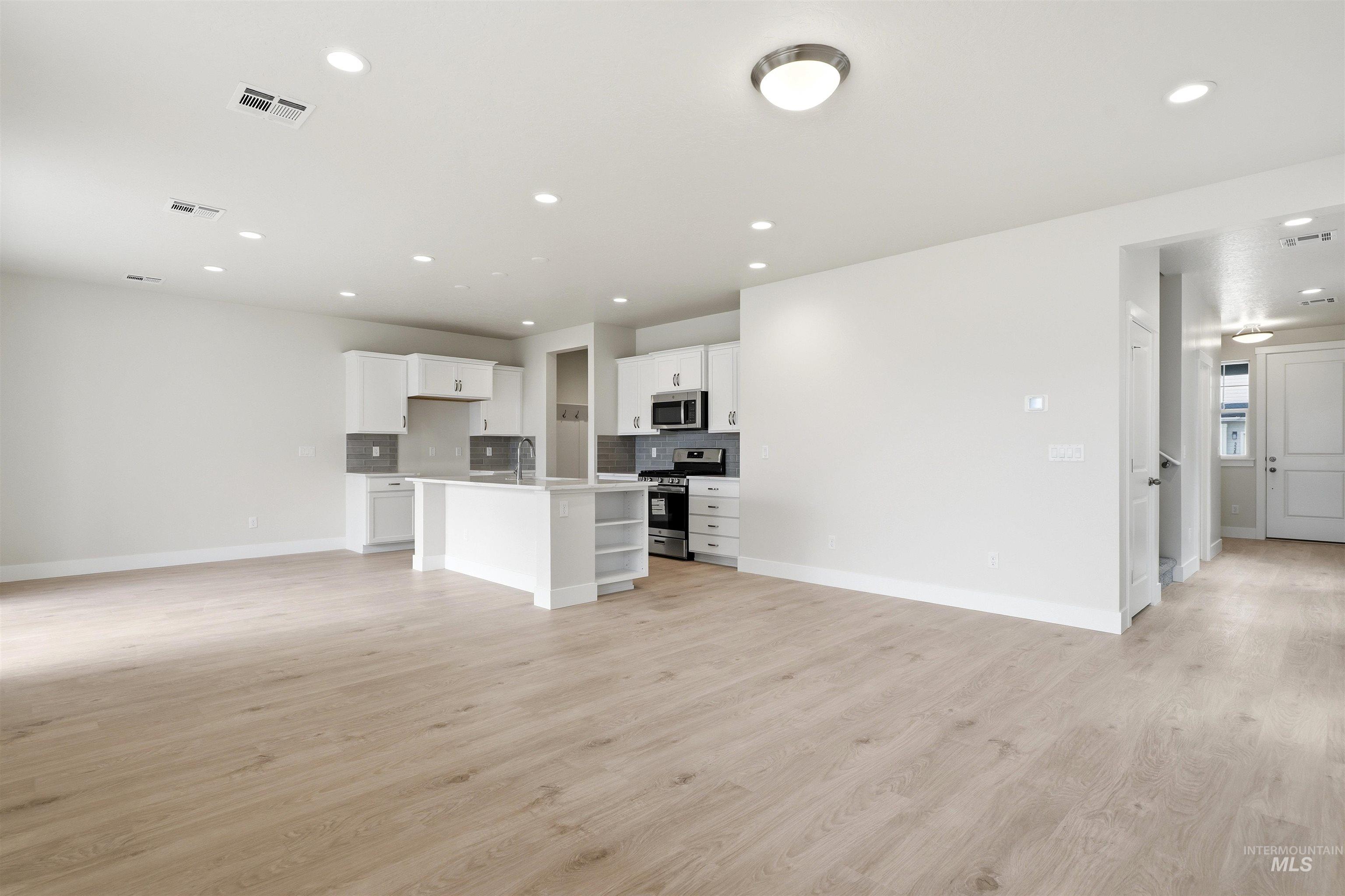 5536 W Lost Rapids St, Meridian, Idaho 83646, 3 Bedrooms, 2.5 Bathrooms, Residential For Sale, Price $498,990, 98982074