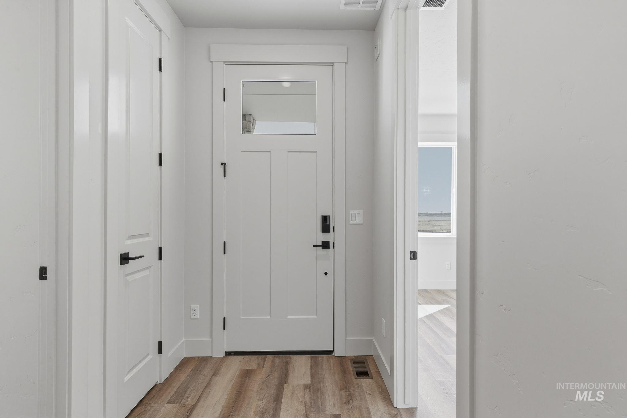 410 Mayfield Springs Blvd, Boise, Idaho 83716, 4 Bedrooms, 2.5 Bathrooms, Residential For Sale, Price $419,000,MLS 98982075