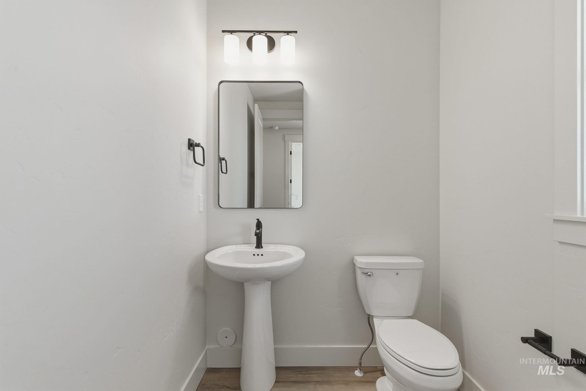 410 Mayfield Springs Blvd, Boise, Idaho 83716, 4 Bedrooms, 2.5 Bathrooms, Residential For Sale, Price $419,000,MLS 98982075