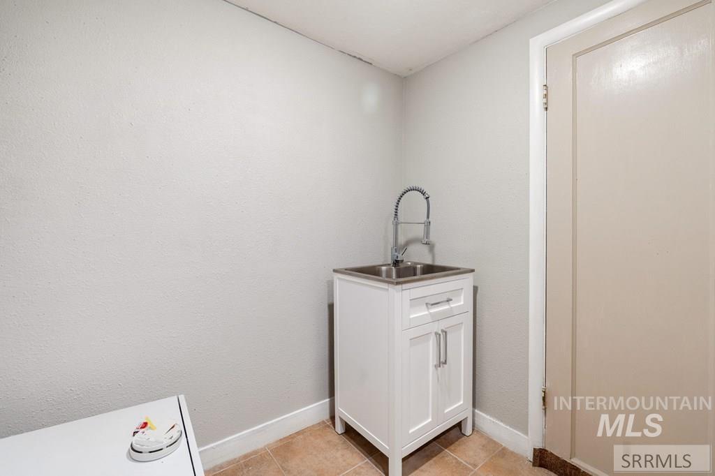 191 E Booth Street, Lava Hot Springs, Idaho 83246, 3 Bedrooms, 2.5 Bathrooms, Residential For Sale, Price $465,000, 98982077