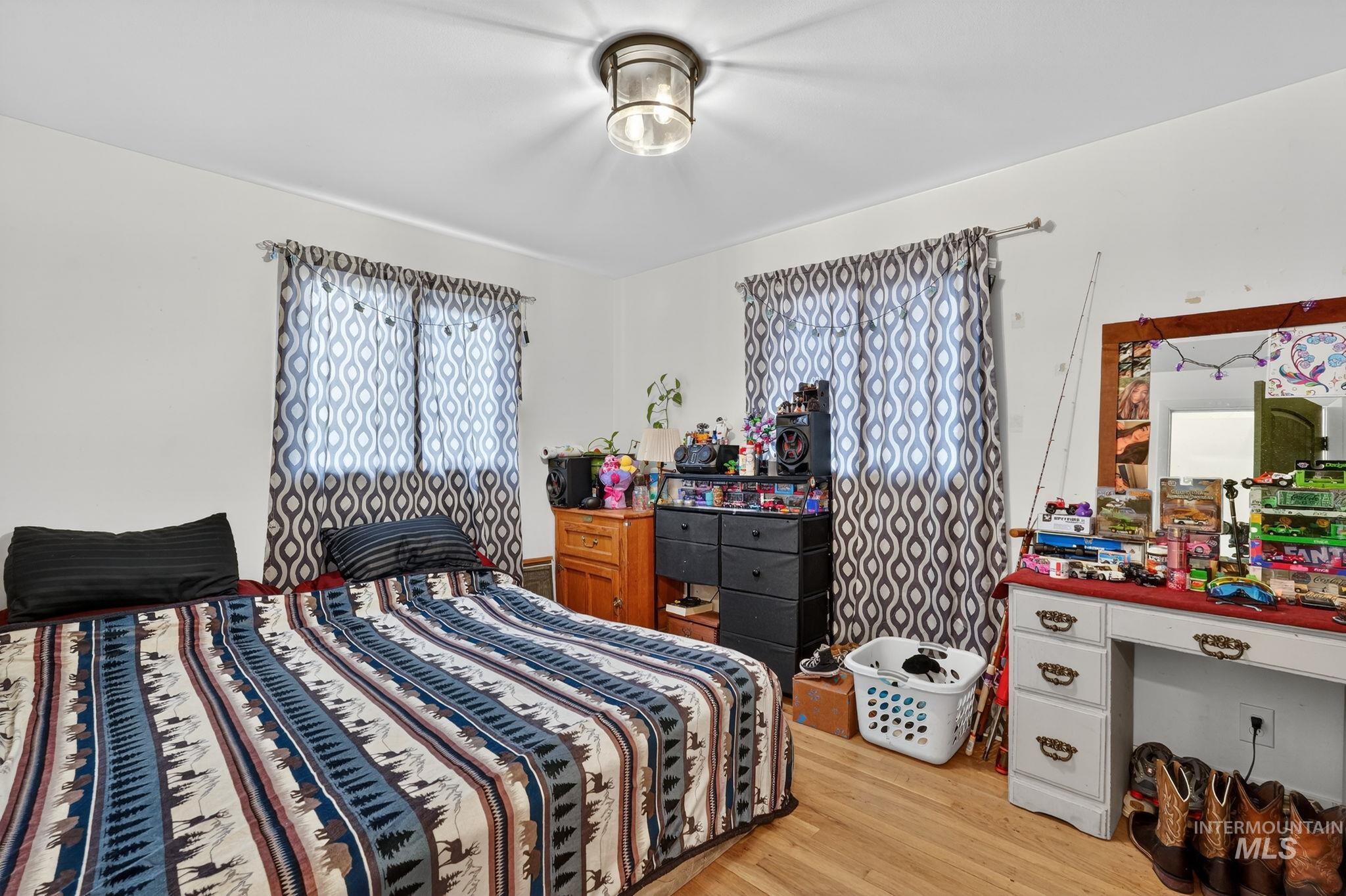 900 Stanger Avenue, Idaho Falls, Idaho 83404, 5 Bedrooms, 2 Bathrooms, Residential For Sale, Price $379,000, 98982079