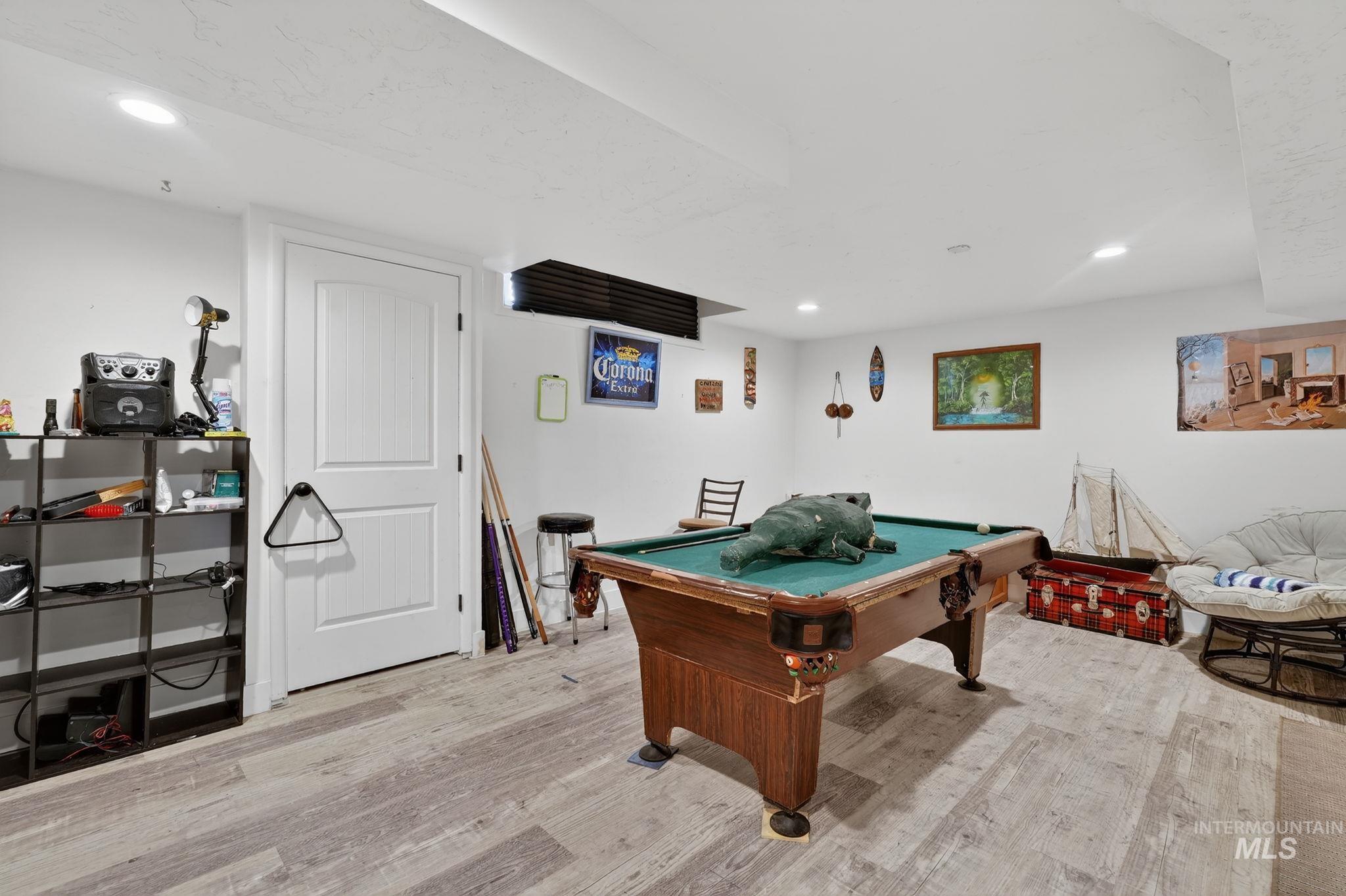 900 Stanger Avenue, Idaho Falls, Idaho 83404, 5 Bedrooms, 2 Bathrooms, Residential For Sale, Price $379,000, 98982079