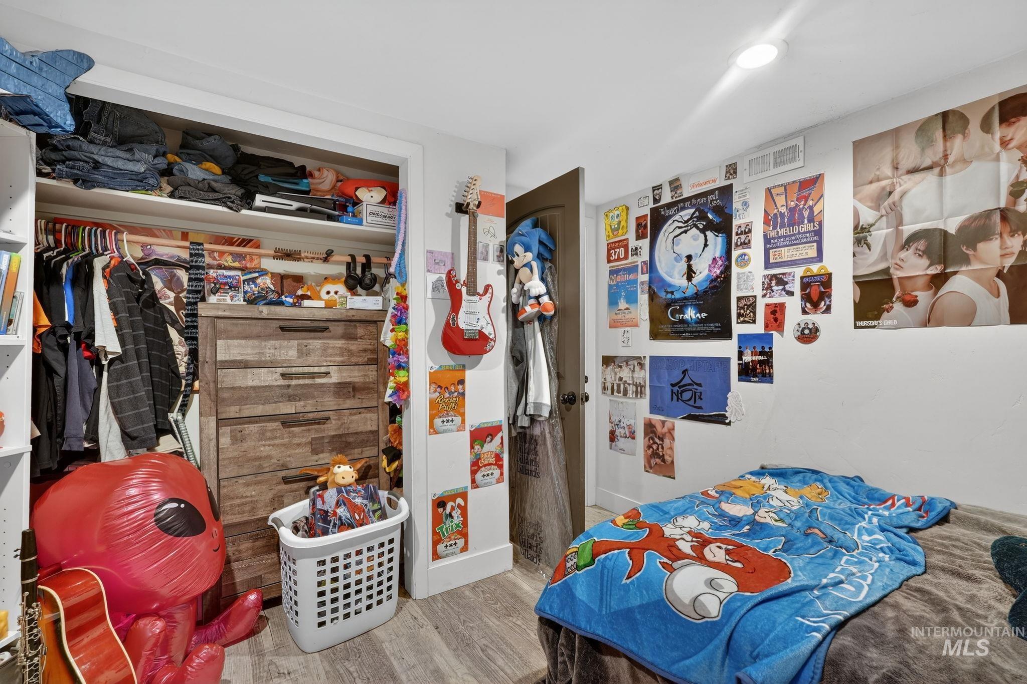 900 Stanger Avenue, Idaho Falls, Idaho 83404, 5 Bedrooms, 2 Bathrooms, Residential For Sale, Price $379,000, 98982079