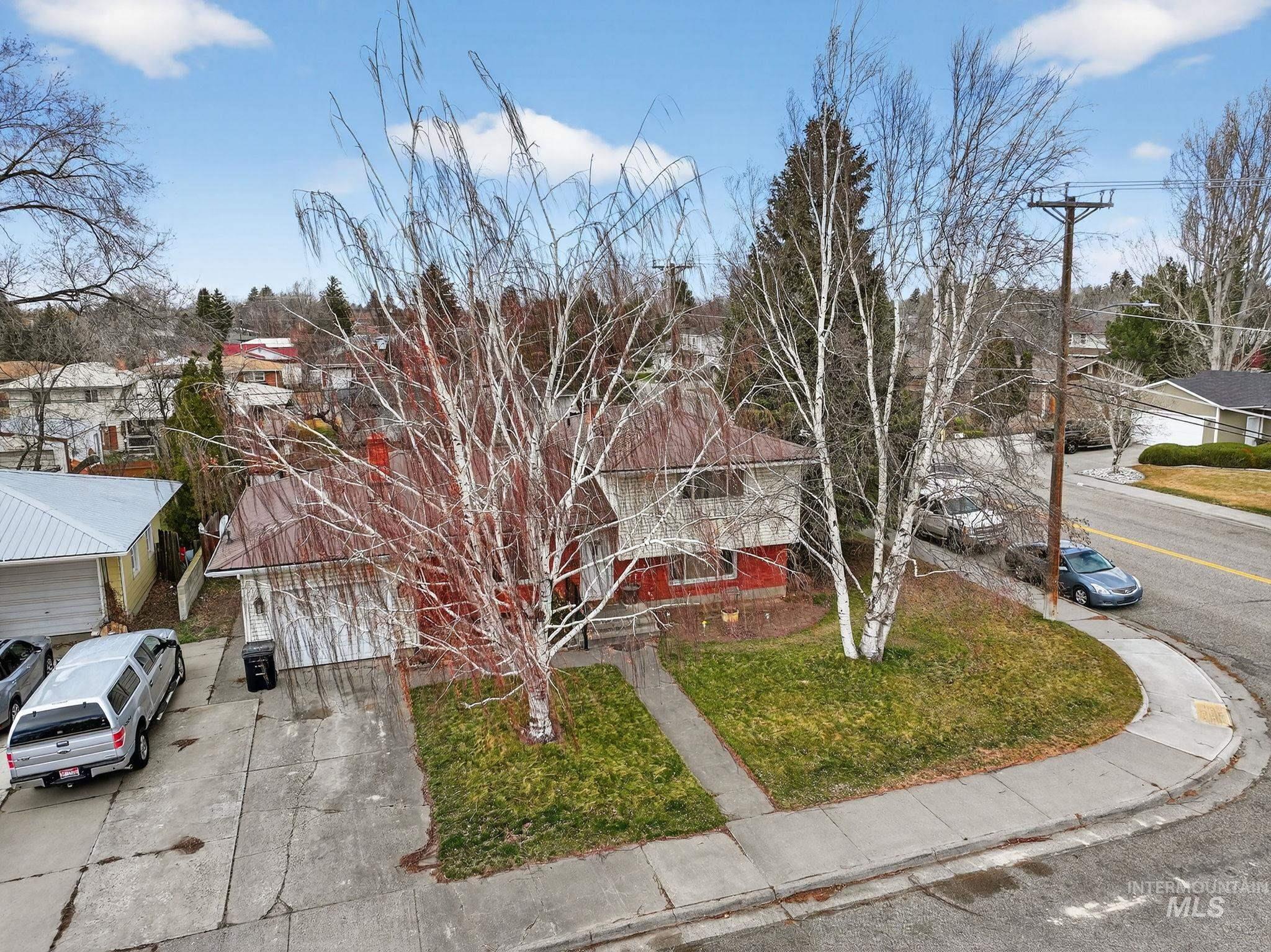 900 Stanger Avenue, Idaho Falls, Idaho 83404, 5 Bedrooms, 2 Bathrooms, Residential For Sale, Price $379,000, 98982079