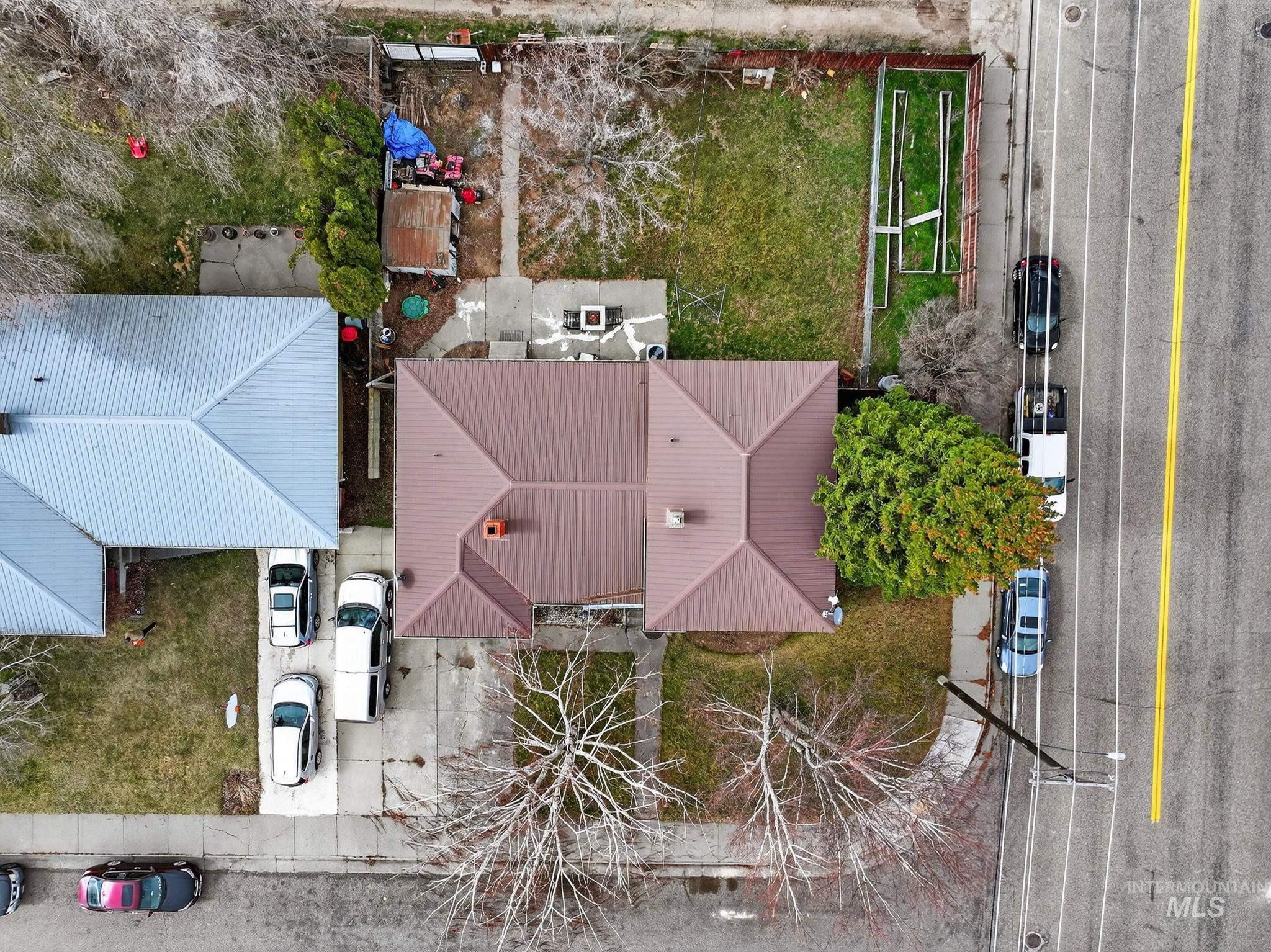 900 Stanger Avenue, Idaho Falls, Idaho 83404, 5 Bedrooms, 2 Bathrooms, Residential For Sale, Price $379,000, 98982079