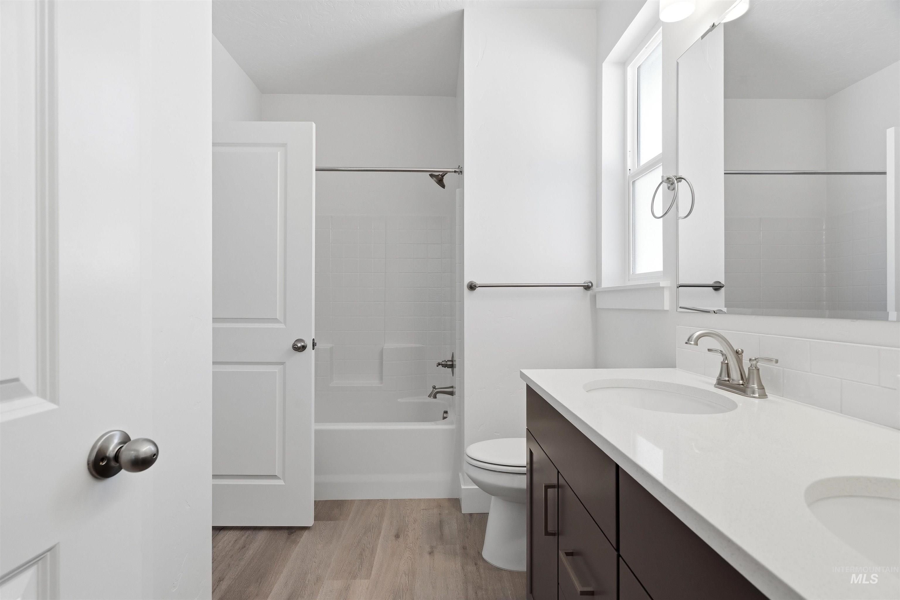 5770 N Arctic Point Ave, Meridian, Idaho 83646, 4 Bedrooms, 3 Bathrooms, Residential For Sale, Price $507,990, 98982081