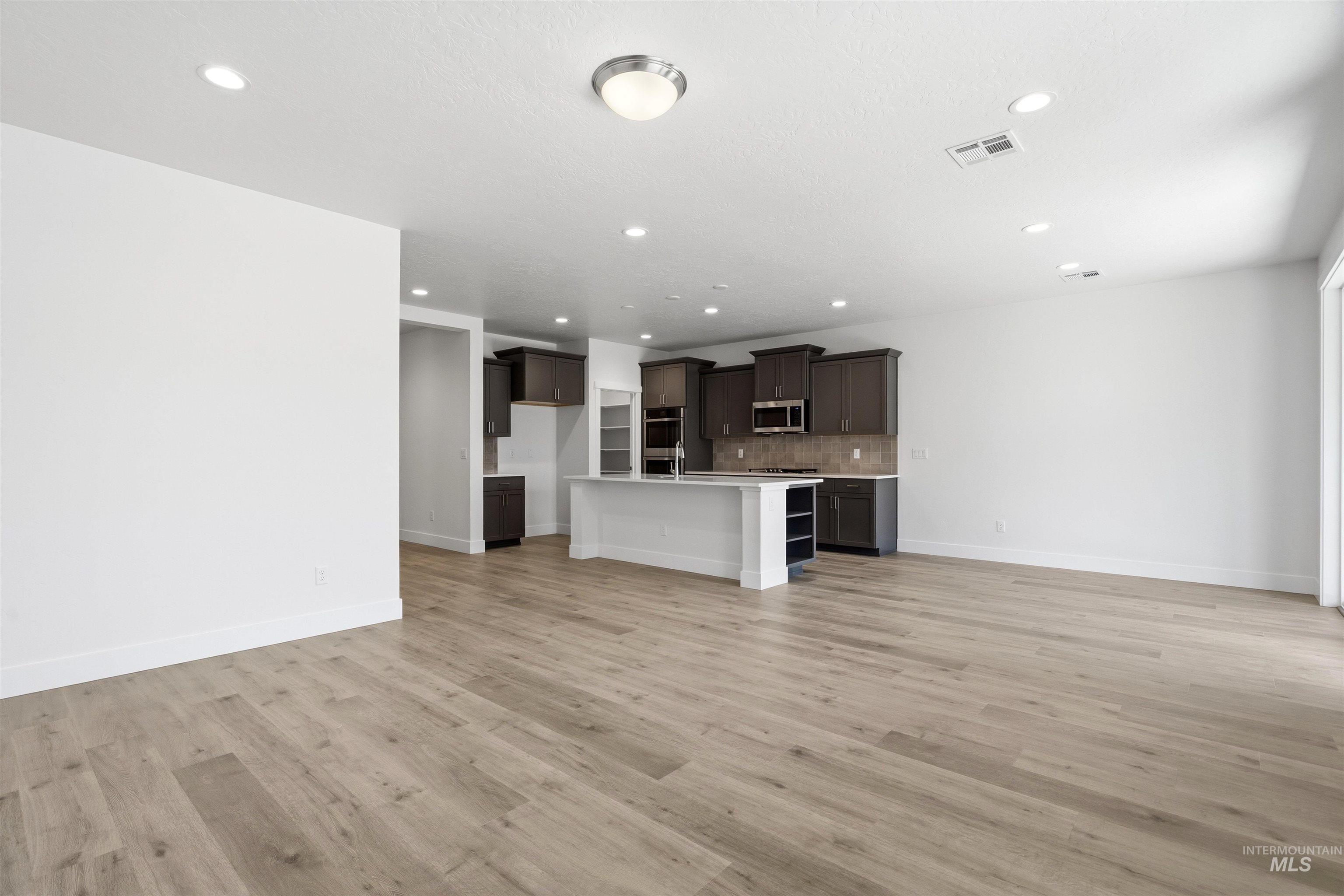 5770 N Arctic Point Ave, Meridian, Idaho 83646, 4 Bedrooms, 3 Bathrooms, Residential For Sale, Price $507,990, 98982081