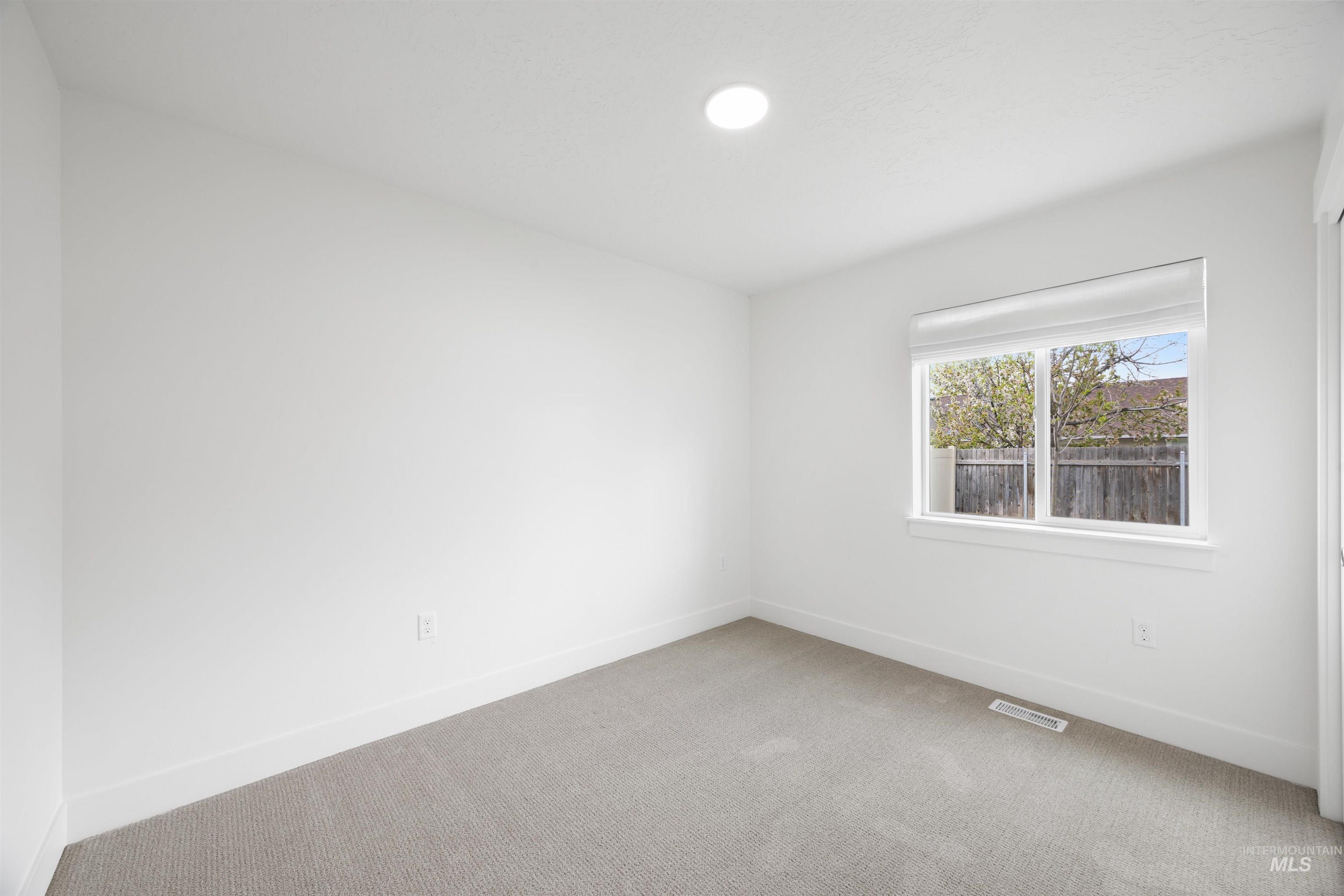 983 N Nichole Ave, Boise, Idaho 83713, 3 Bedrooms, 2 Bathrooms, Residential For Sale, Price $325,920, 98982082