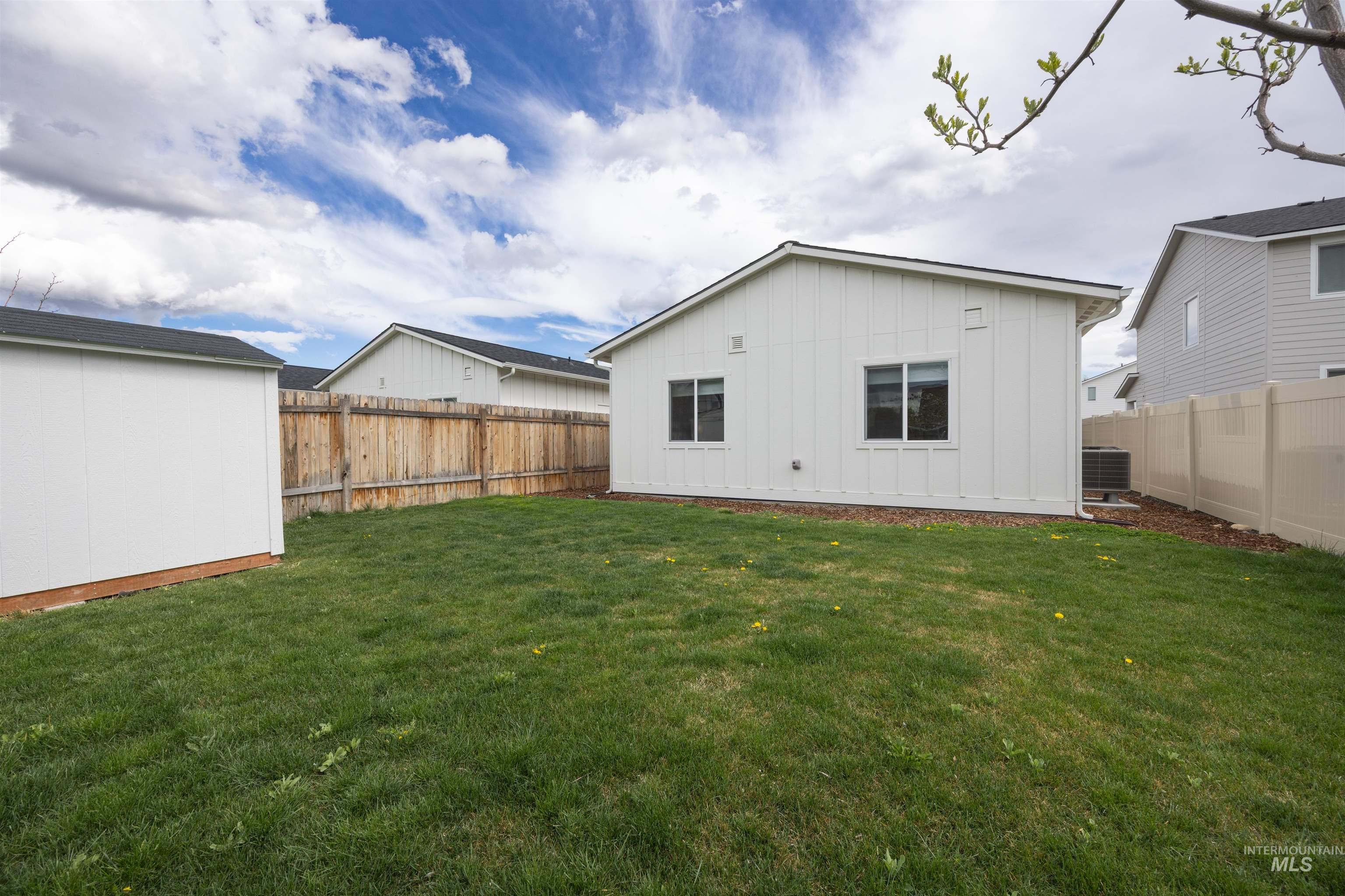 983 N Nichole Ave, Boise, Idaho 83713, 3 Bedrooms, 2 Bathrooms, Residential For Sale, Price $325,920, 98982082