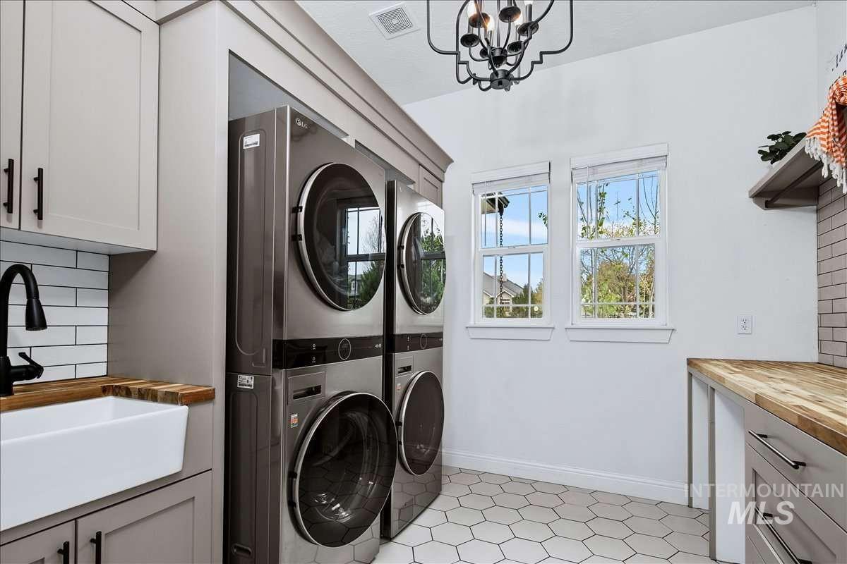 7933 S Old Farm Lane, Meridian, Idaho 83642, 5 Bedrooms, 4 Bathrooms, Residential For Sale, Price $1,649,000, 98982092