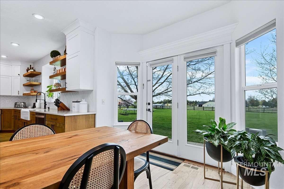 7933 S Old Farm Lane, Meridian, Idaho 83642, 5 Bedrooms, 4 Bathrooms, Residential For Sale, Price $1,649,000, 98982092