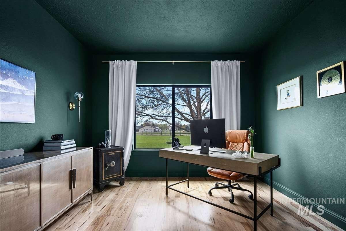 7933 S Old Farm Lane, Meridian, Idaho 83642, 5 Bedrooms, 4 Bathrooms, Residential For Sale, Price $1,649,000, 98982092