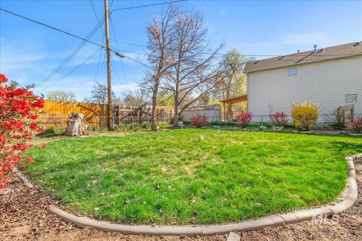 2828 W Ona St, Boise, Idaho 83705, 3 Bedrooms, 1 Bathroom, Residential Income For Sale, Price $329,000,MLS 98982093