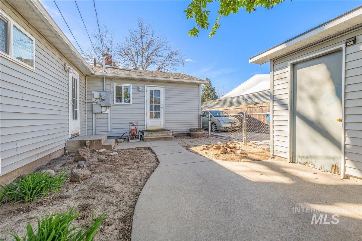 2828 W Ona St, Boise, Idaho 83705, 3 Bedrooms, 1 Bathroom, Residential For Sale, Price $329,000, 98982094
