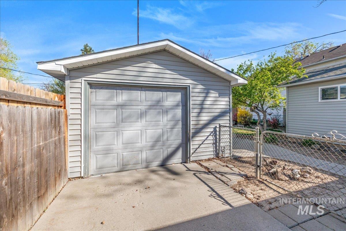 2828 W Ona St, Boise, Idaho 83705, 3 Bedrooms, 1 Bathroom, Residential For Sale, Price $329,000, 98982094