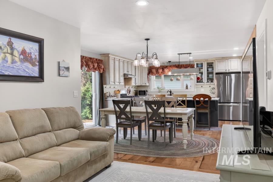 1341 Lande Lane, Moscow, Idaho 83843, 5 Bedrooms, 3 Bathrooms, Residential For Sale, Price $865,000,MLS 98982095