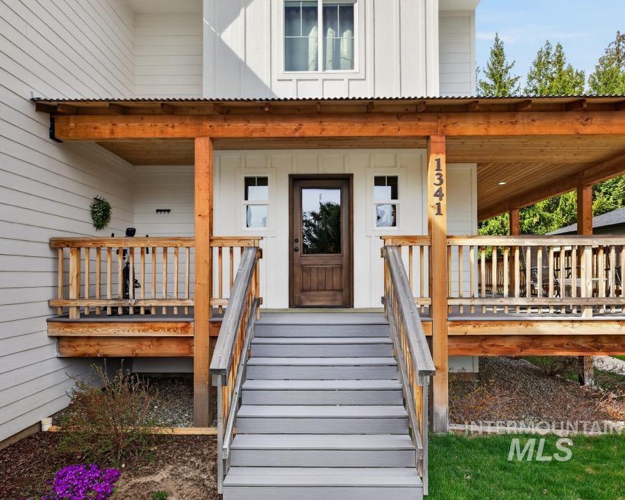 1341 Lande Lane, Moscow, Idaho 83843, 5 Bedrooms, 3 Bathrooms, Residential For Sale, Price $865,000,MLS 98982095