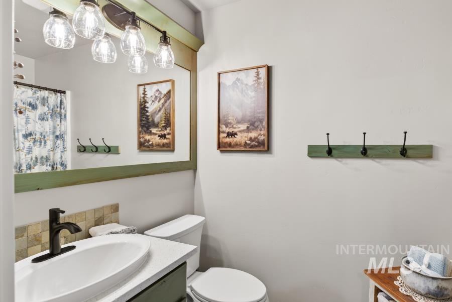 1341 Lande Lane, Moscow, Idaho 83843, 5 Bedrooms, 3 Bathrooms, Residential For Sale, Price $865,000,MLS 98982095