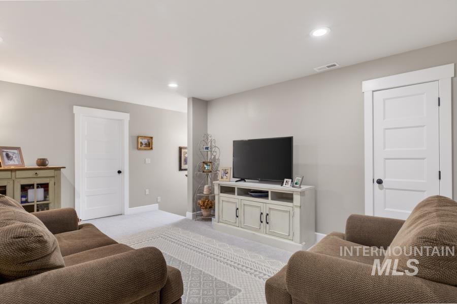 1341 Lande Lane, Moscow, Idaho 83843, 5 Bedrooms, 3 Bathrooms, Residential For Sale, Price $865,000,MLS 98982095