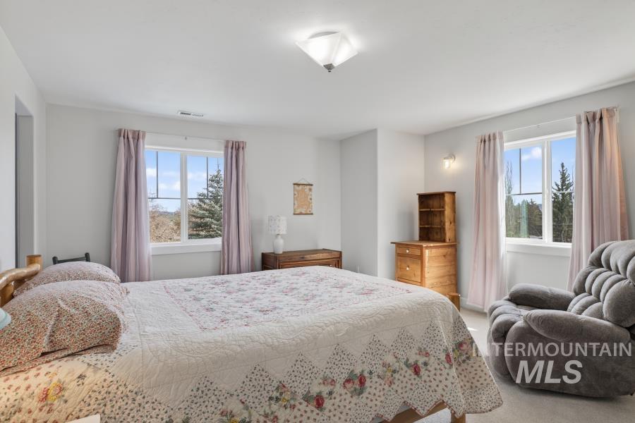 1341 Lande Lane, Moscow, Idaho 83843, 5 Bedrooms, 3 Bathrooms, Residential For Sale, Price $865,000,MLS 98982095