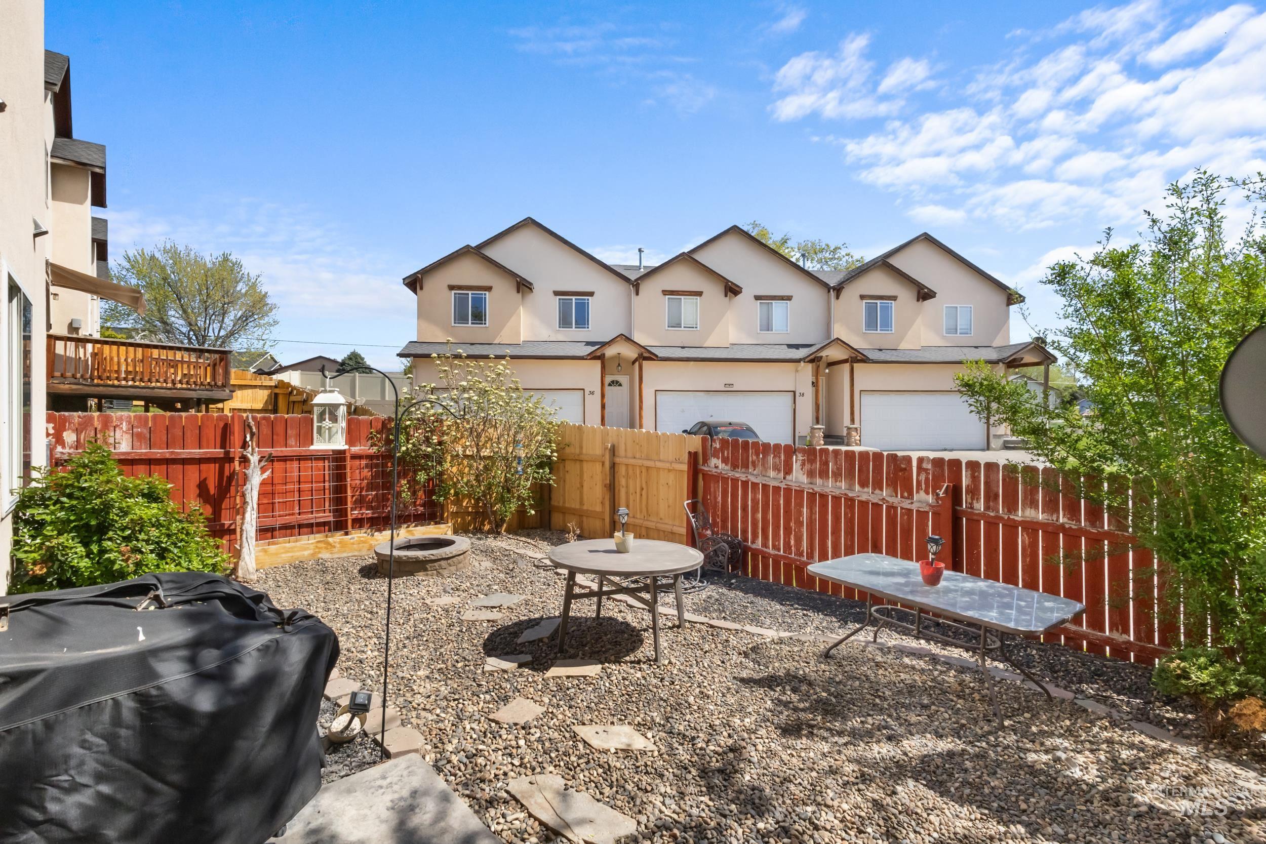 14 S Sugar loop, Nampa, Idaho 83686, 3 Bedrooms, 2.5 Bathrooms, Residential For Sale, Price $327,987, 98982096