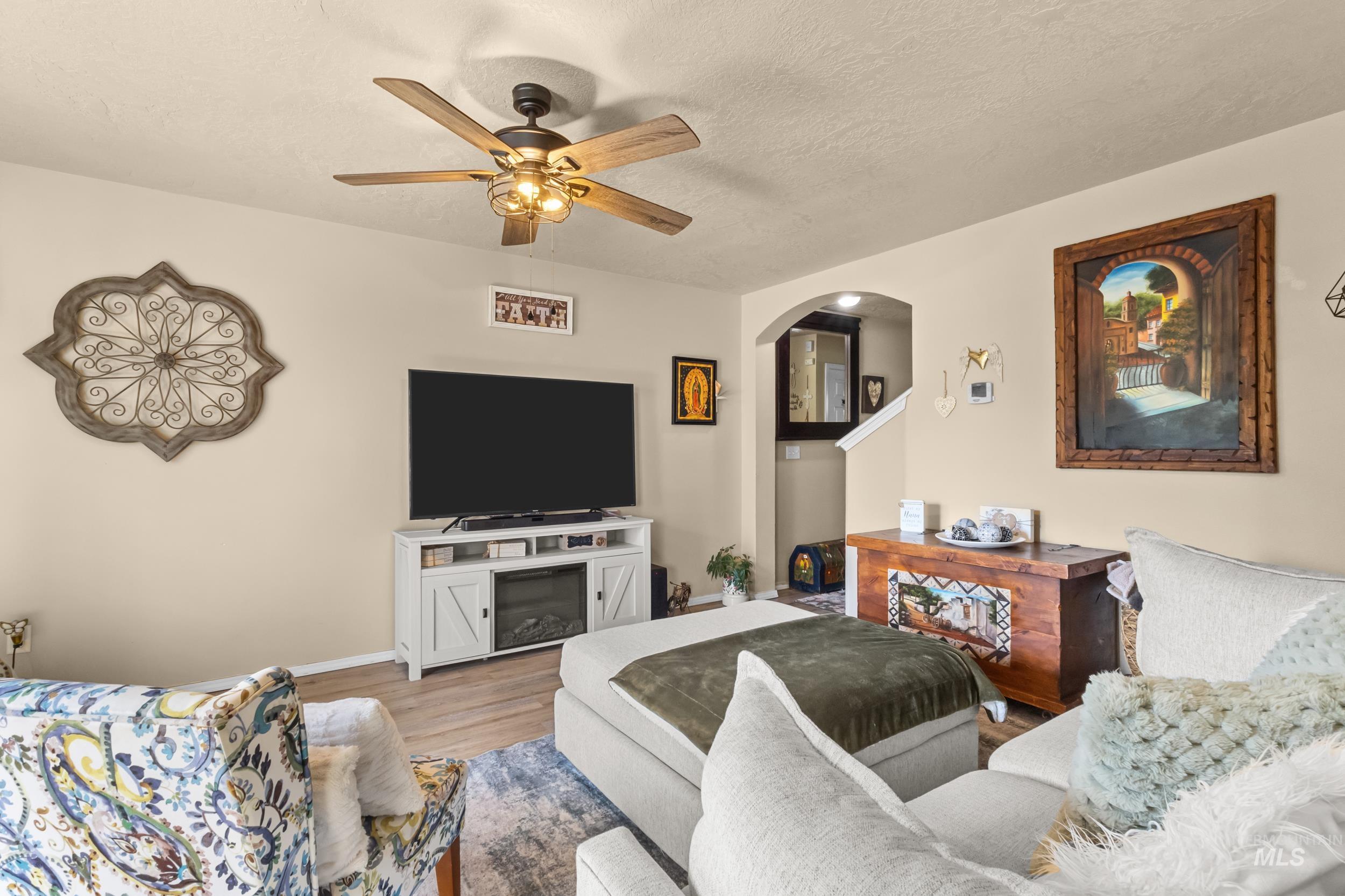 14 S Sugar loop, Nampa, Idaho 83686, 3 Bedrooms, 2.5 Bathrooms, Residential For Sale, Price $327,987, 98982096