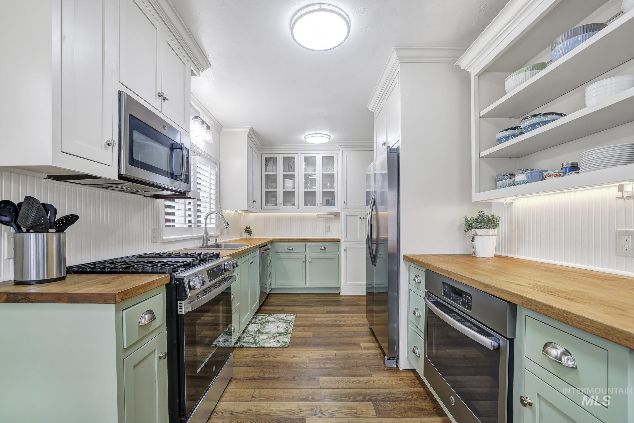 102 Fillmore, Twin Falls, Idaho 83301, 6 Bedrooms, 5.5 Bathrooms, Residential For Sale, Price $659,900, 98982106