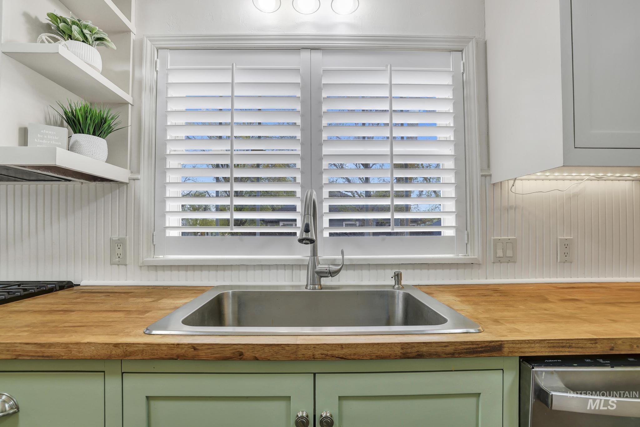 102 Fillmore, Twin Falls, Idaho 83301, 6 Bedrooms, 5.5 Bathrooms, Residential For Sale, Price $659,900, 98982106