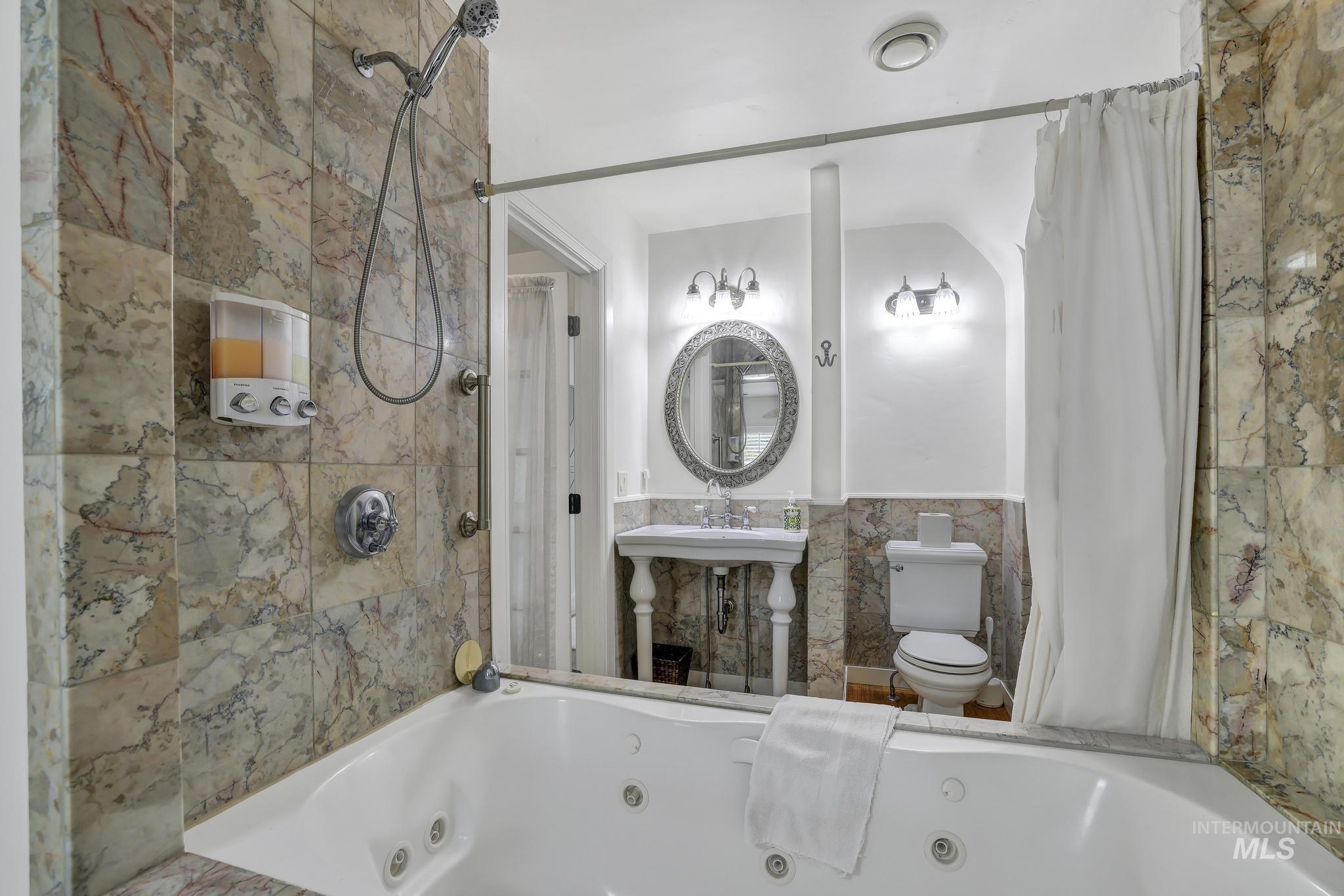 102 Fillmore, Twin Falls, Idaho 83301, 6 Bedrooms, 5.5 Bathrooms, Residential For Sale, Price $659,900, 98982106