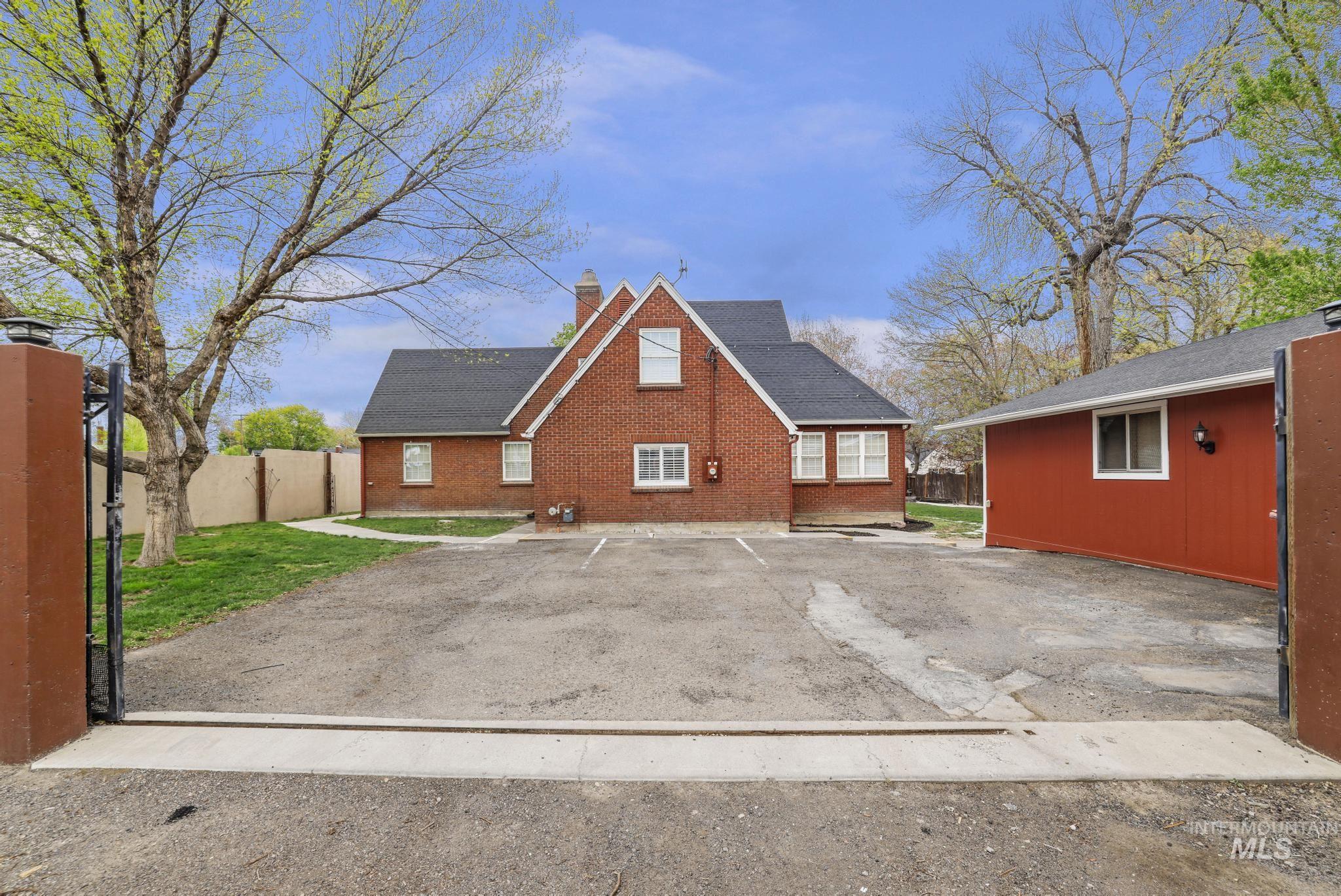 102 Fillmore, Twin Falls, Idaho 83301, 6 Bedrooms, 5.5 Bathrooms, Residential For Sale, Price $635,000, 98982106