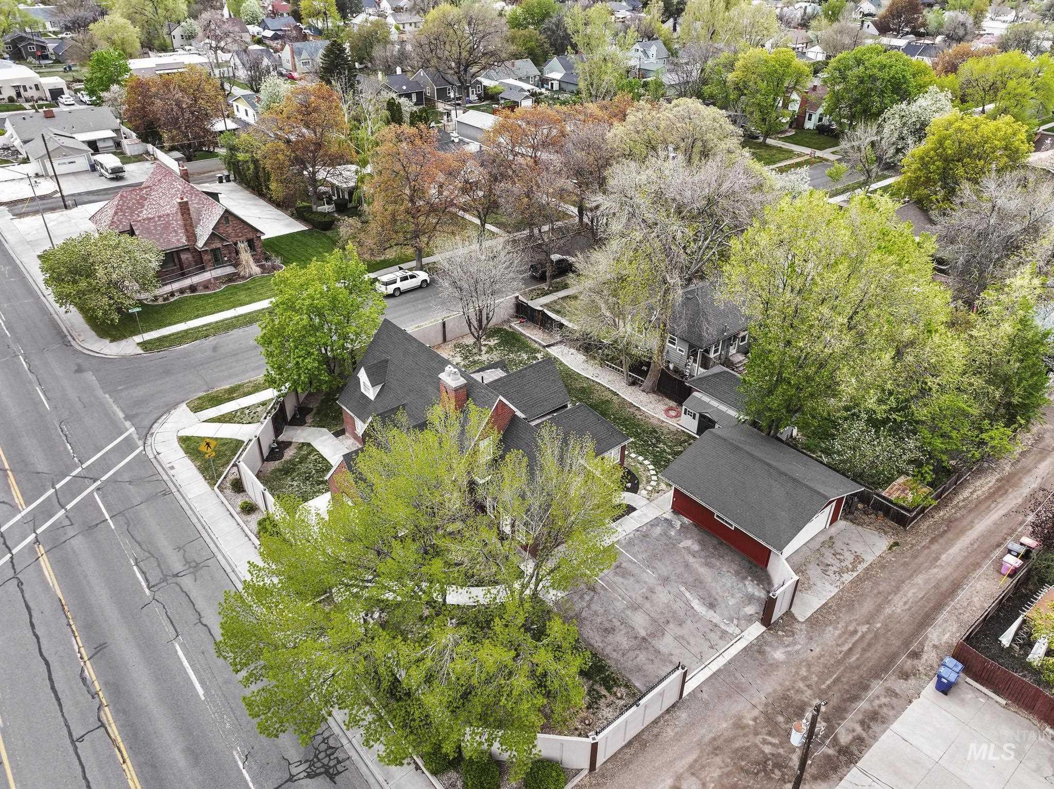 102 Fillmore, Twin Falls, Idaho 83301, 6 Bedrooms, 5.5 Bathrooms, Residential For Sale, Price $659,900, 98982106