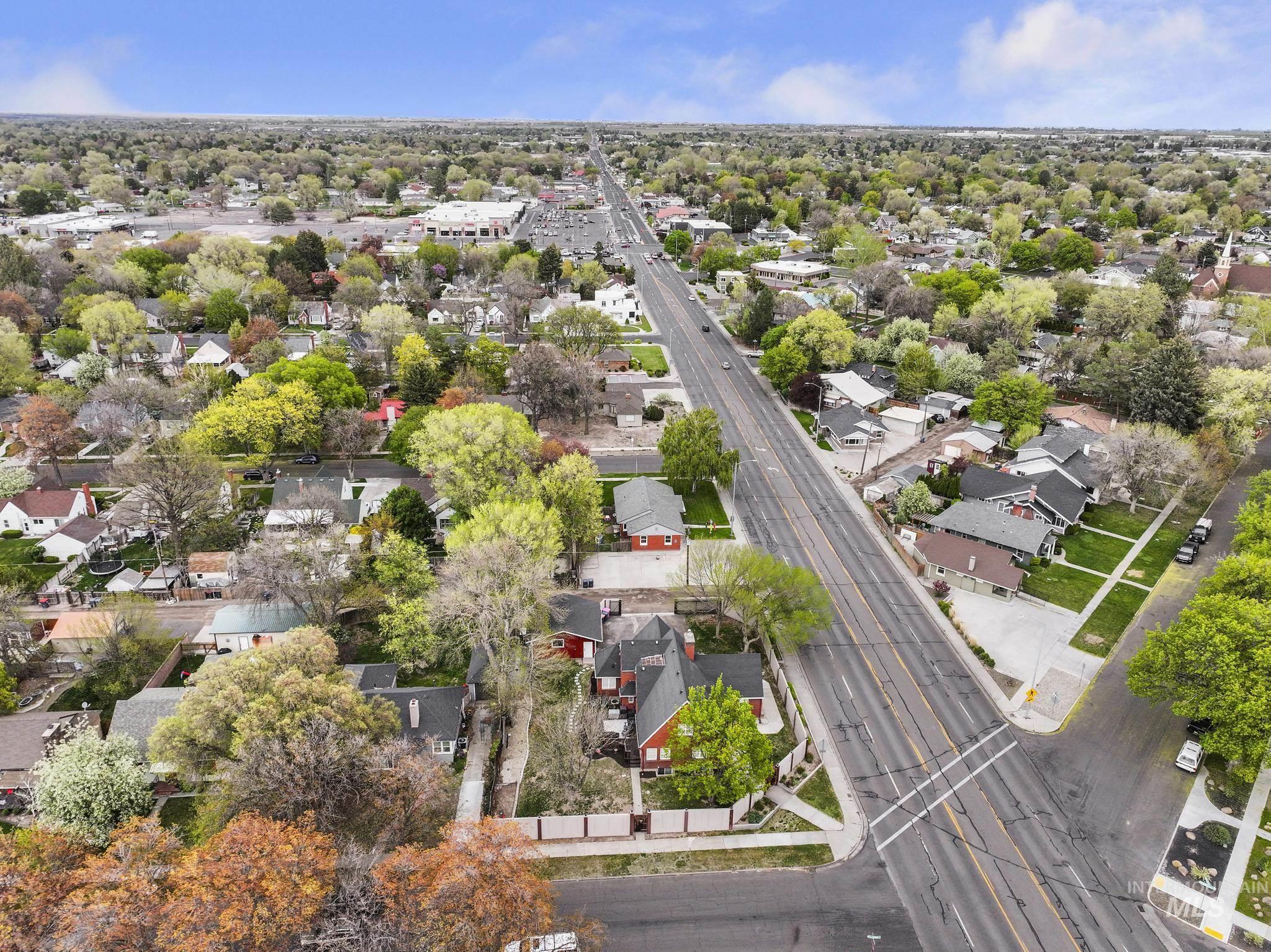 102 Fillmore, Twin Falls, Idaho 83301, 6 Bedrooms, 5.5 Bathrooms, Residential For Sale, Price $659,900, 98982106