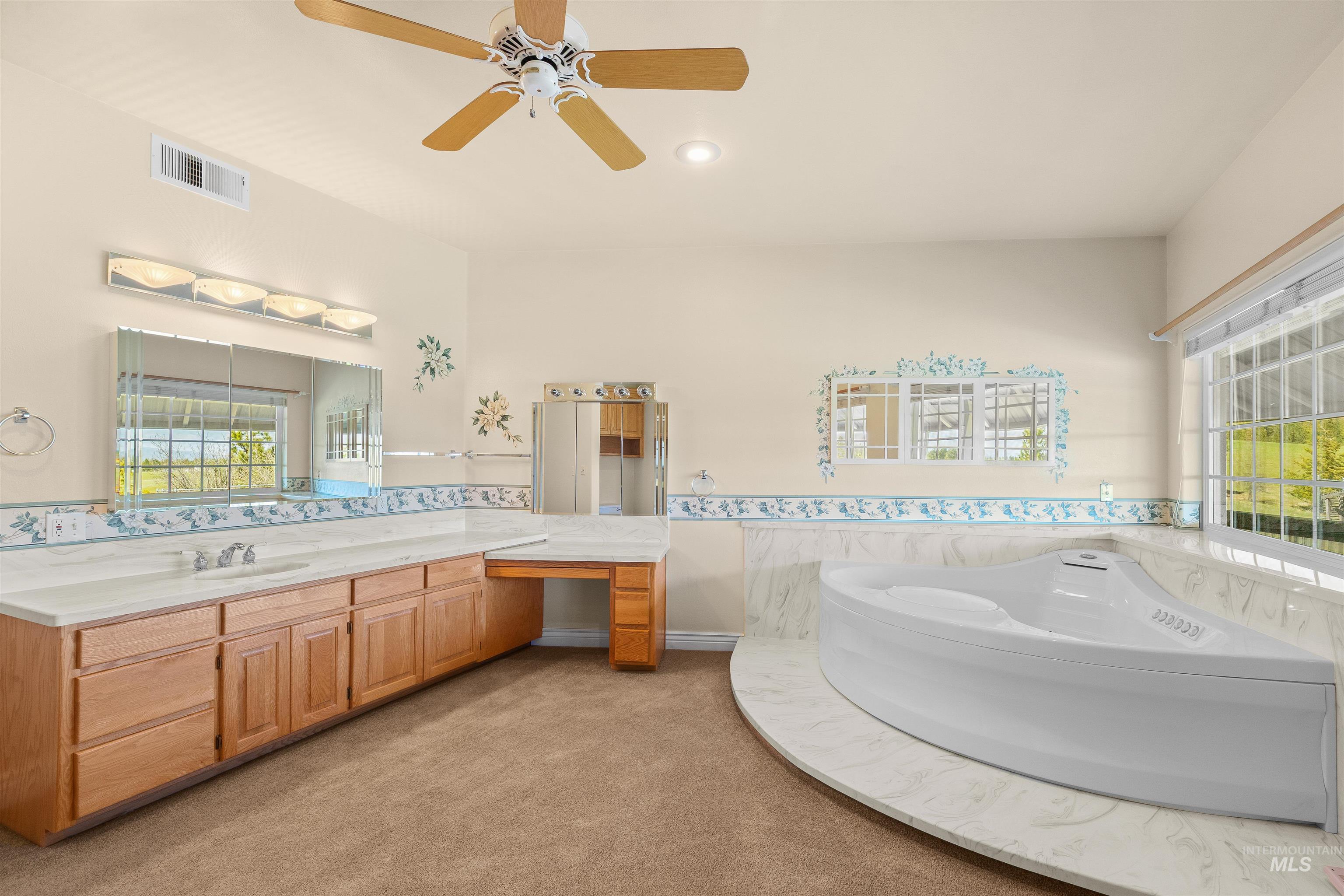 3592 Freeman Creek Rd, Lenore, Idaho 83541, 3 Bedrooms, 3 Bathrooms, Farm & Ranch For Sale, Price $2,350,000, 98982108