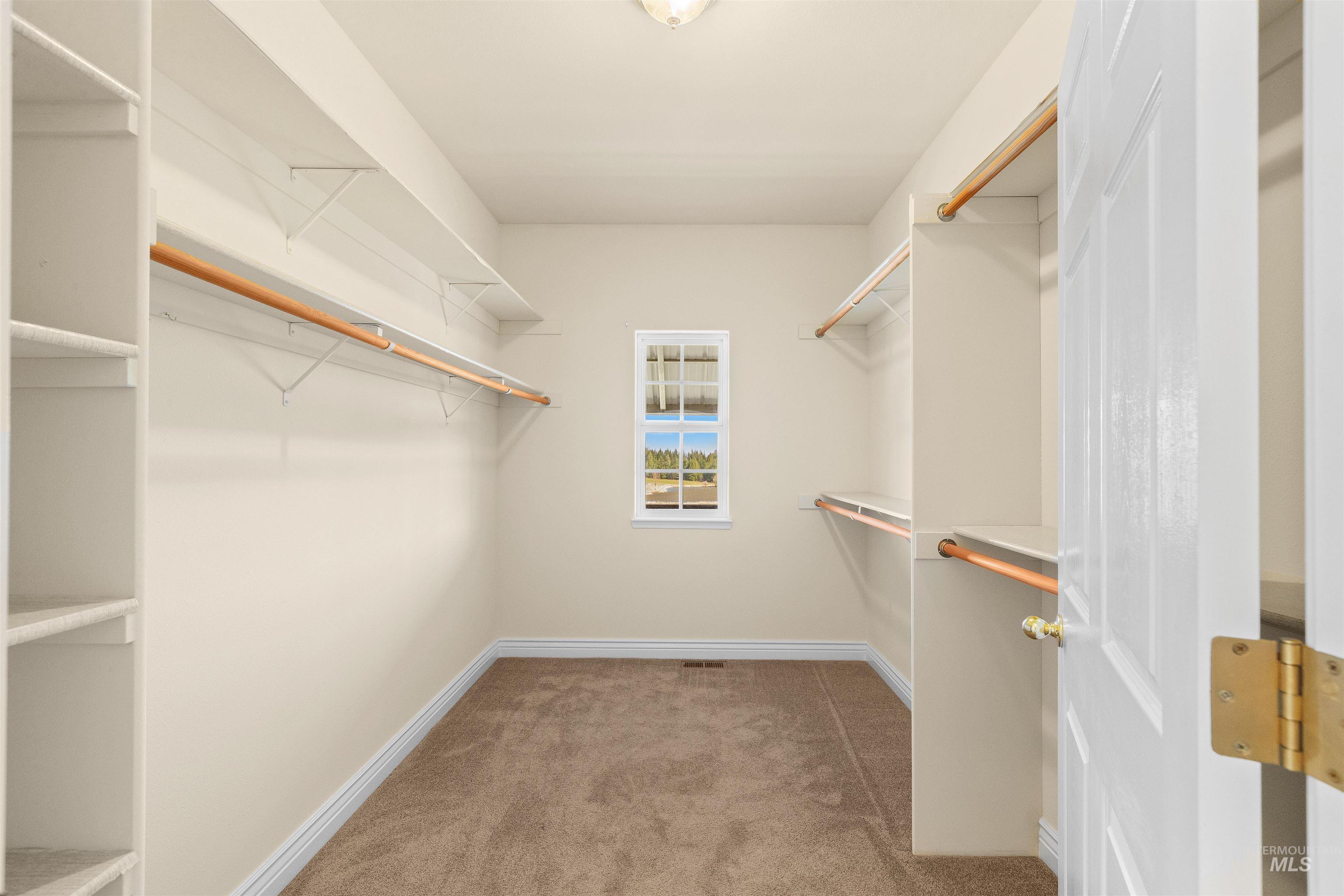 3592 Freeman Creek Rd, Lenore, Idaho 83541, 3 Bedrooms, 3 Bathrooms, Farm & Ranch For Sale, Price $2,350,000, 98982108