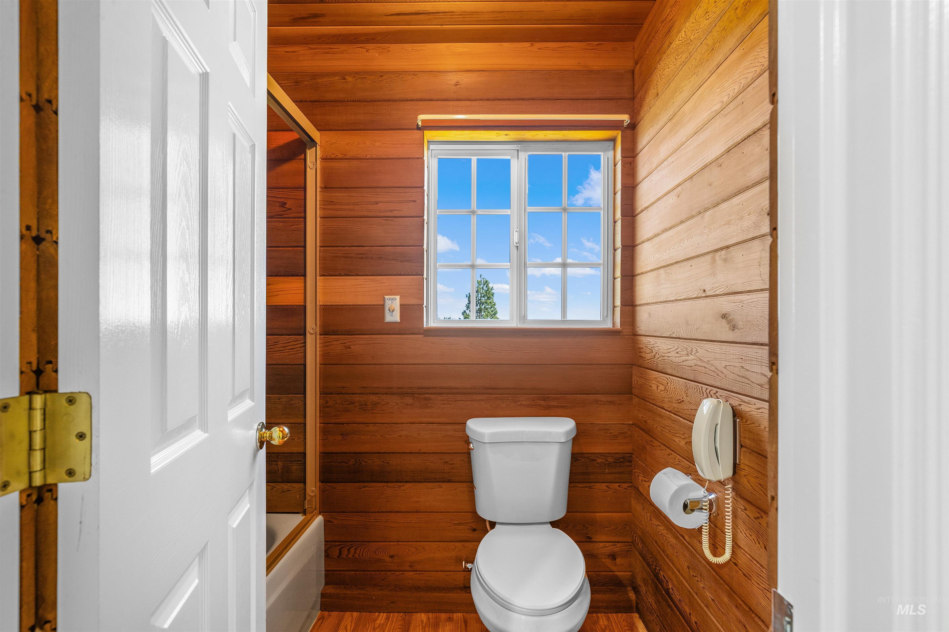 3592 Freeman Creek Rd, Lenore, Idaho 83541, 3 Bedrooms, 3 Bathrooms, Farm & Ranch For Sale, Price $2,350,000, 98982108