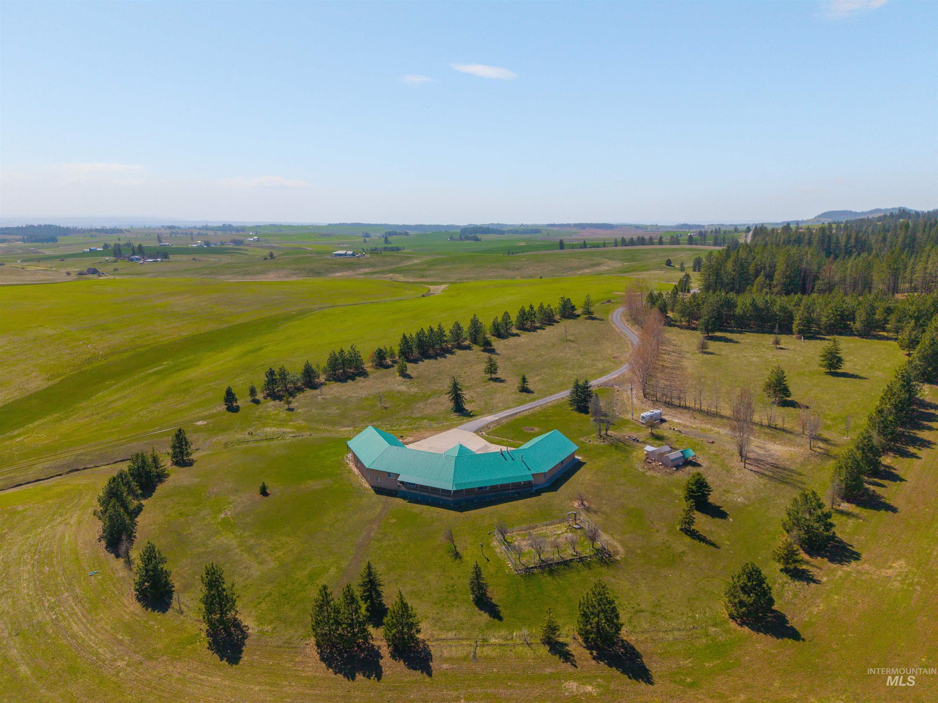 3592 Freeman Creek Rd, Lenore, Idaho 83541, 3 Bedrooms, 3 Bathrooms, Farm & Ranch For Sale, Price $2,350,000, 98982108