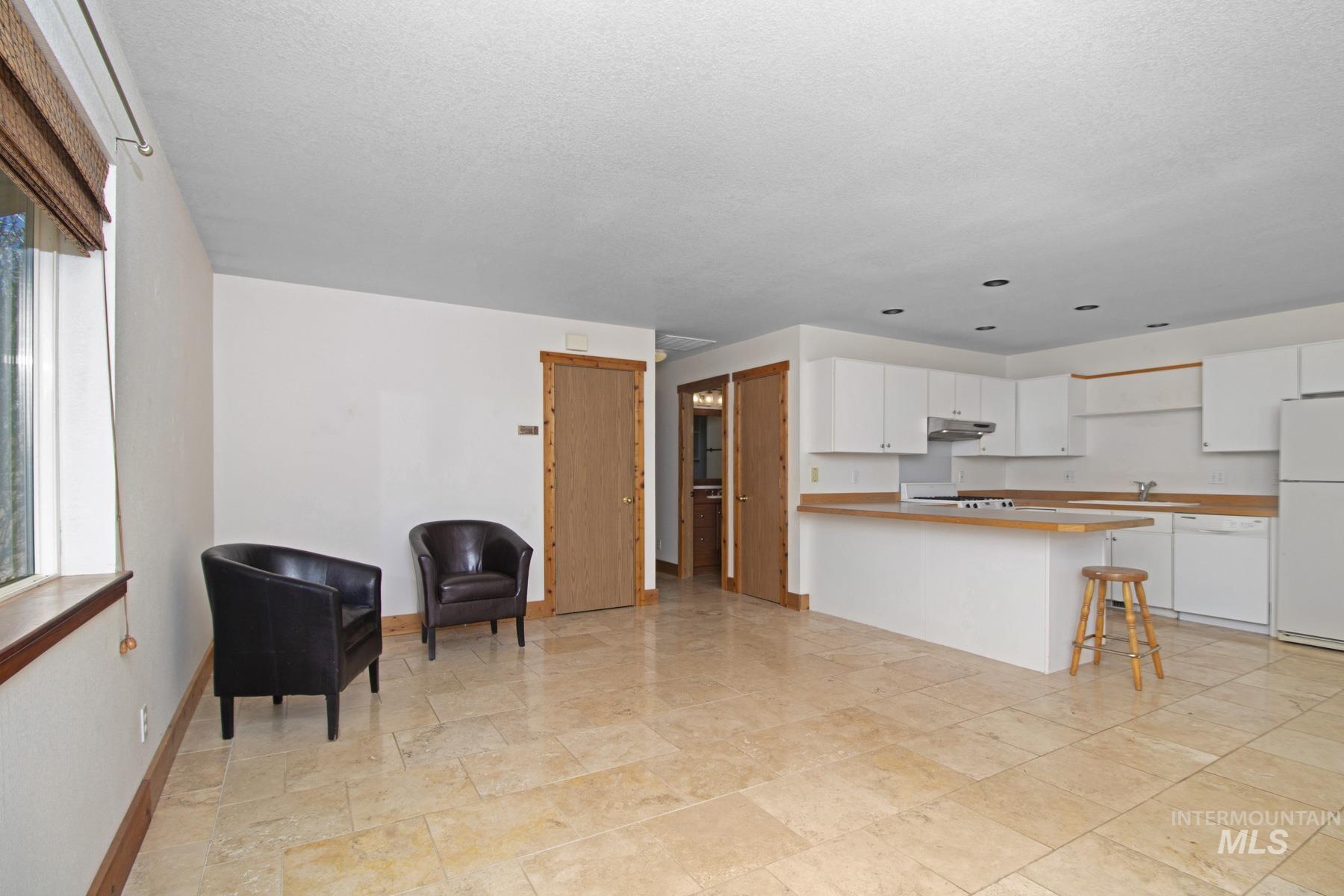 951 Forest Bend Dr, Hailey, Idaho 83333, 2 Bedrooms, 1 Bathroom, Residential For Sale, Price $545,000, 98982112