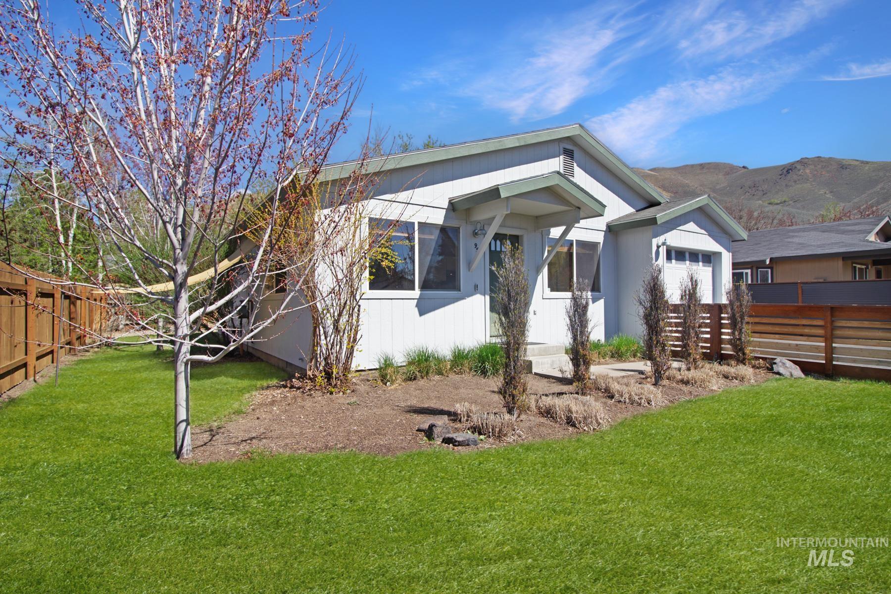 951 Forest Bend Dr, Hailey, Idaho 83333, 2 Bedrooms, 1 Bathroom, Residential For Sale, Price $545,000, 98982112