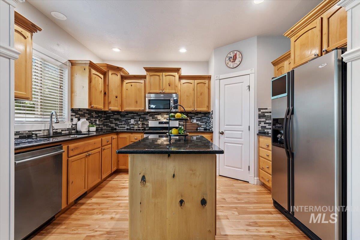 676 W Anton Dr, Meridian, Idaho 83646, 4 Bedrooms, 2.5 Bathrooms, Residential For Sale, Price $620,000, 98982118