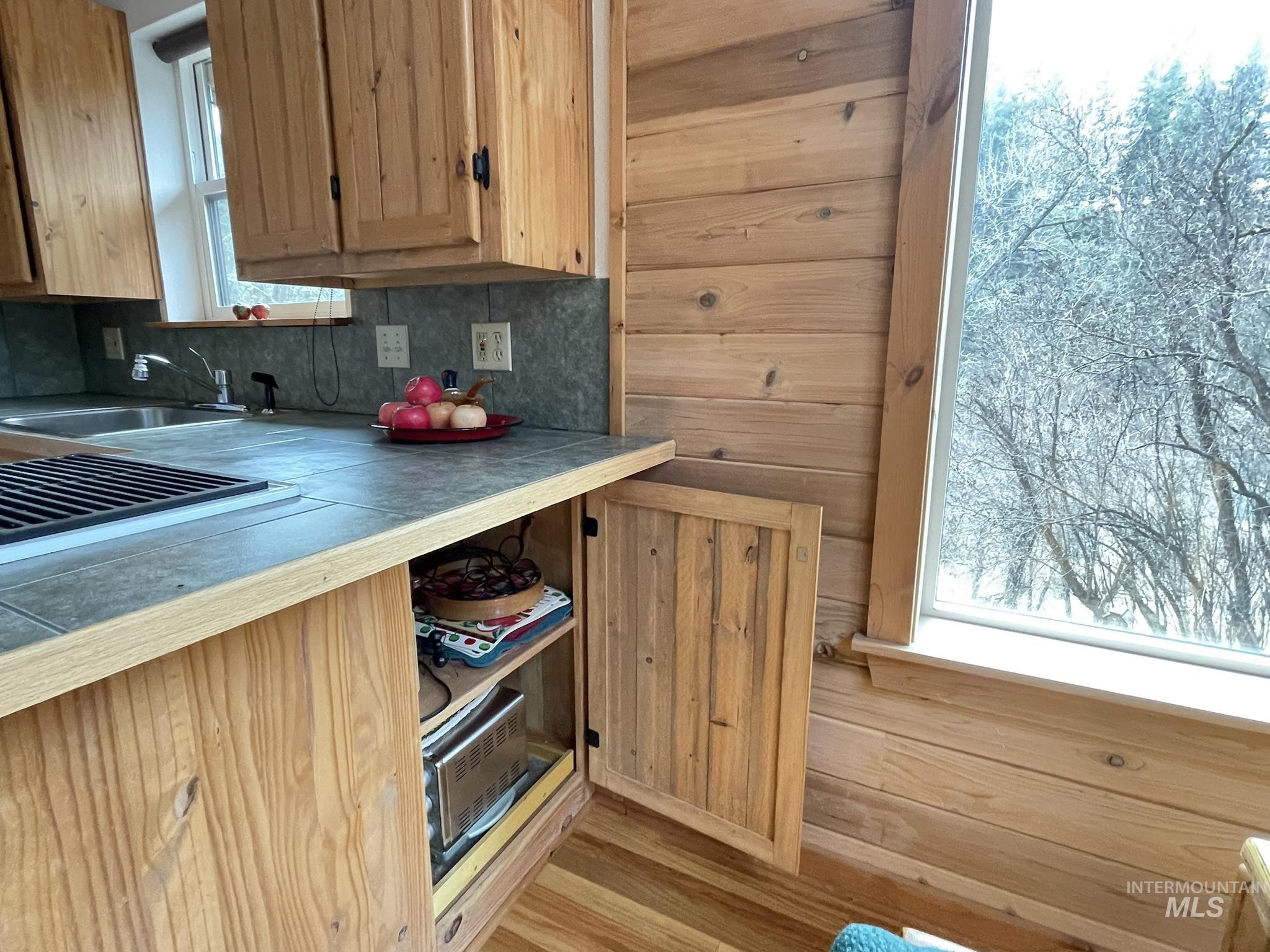 611 Leitch Creek Rd, Kooskia, Idaho 83539, 1 Bedroom, 1 Bathroom, Residential For Sale, Price $425,000,MLS 98982120