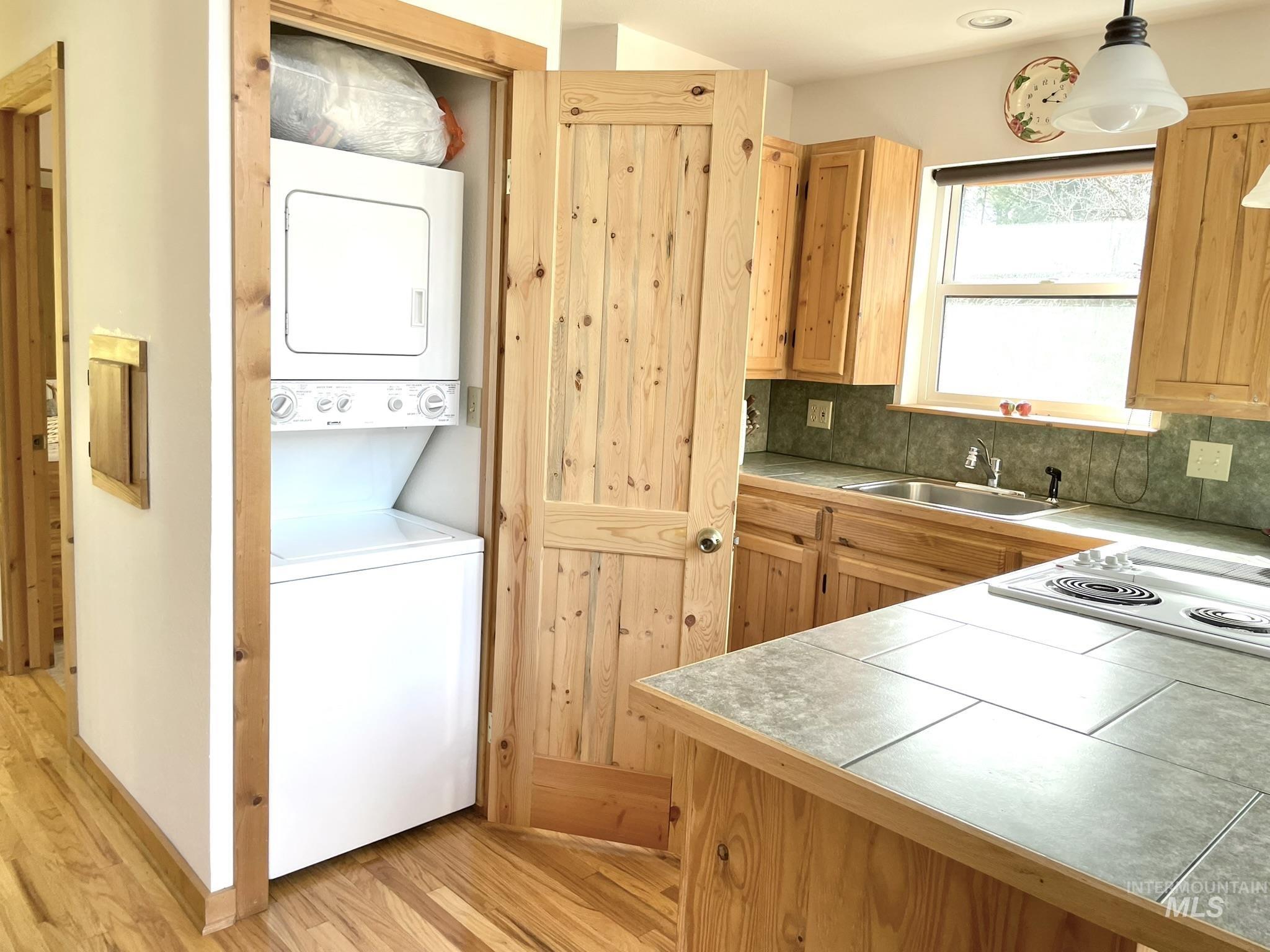 611 Leitch Creek Rd, Kooskia, Idaho 83539, 1 Bedroom, 1 Bathroom, Residential For Sale, Price $425,000,MLS 98982120