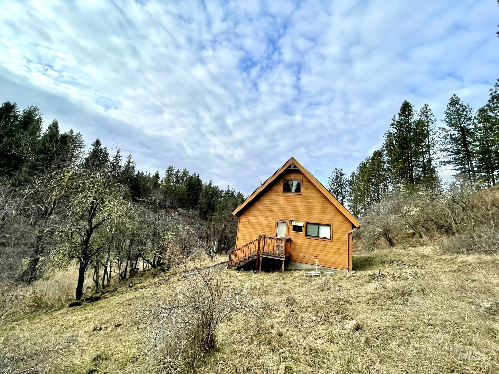 611 Leitch Creek Rd, Kooskia, Idaho 83539, 1 Bedroom, 1 Bathroom, Residential For Sale, Price $425,000,MLS 98982120