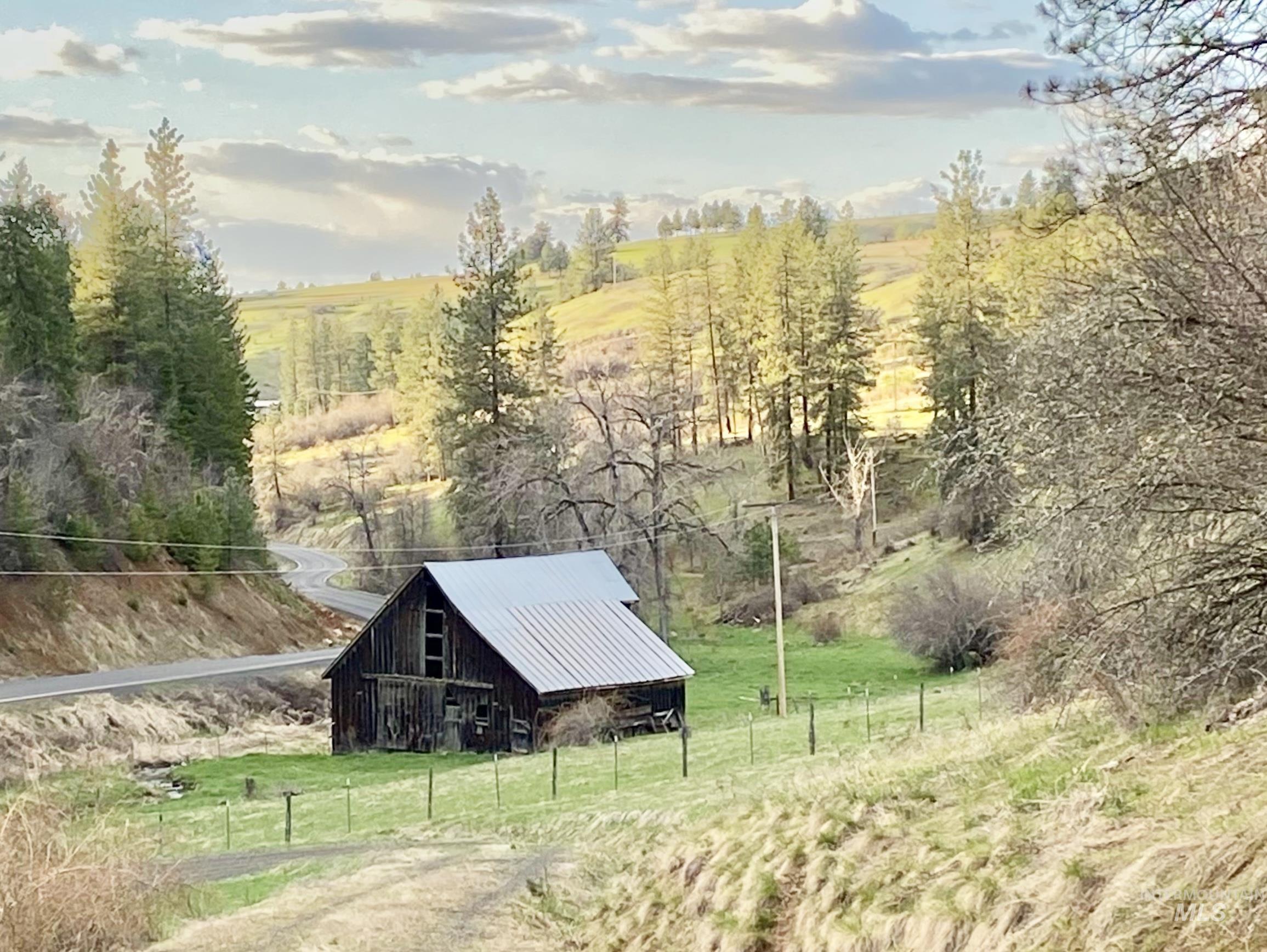 611 Leitch Creek Rd, Kooskia, Idaho 83539, 1 Bedroom, 1 Bathroom, Residential For Sale, Price $425,000,MLS 98982120